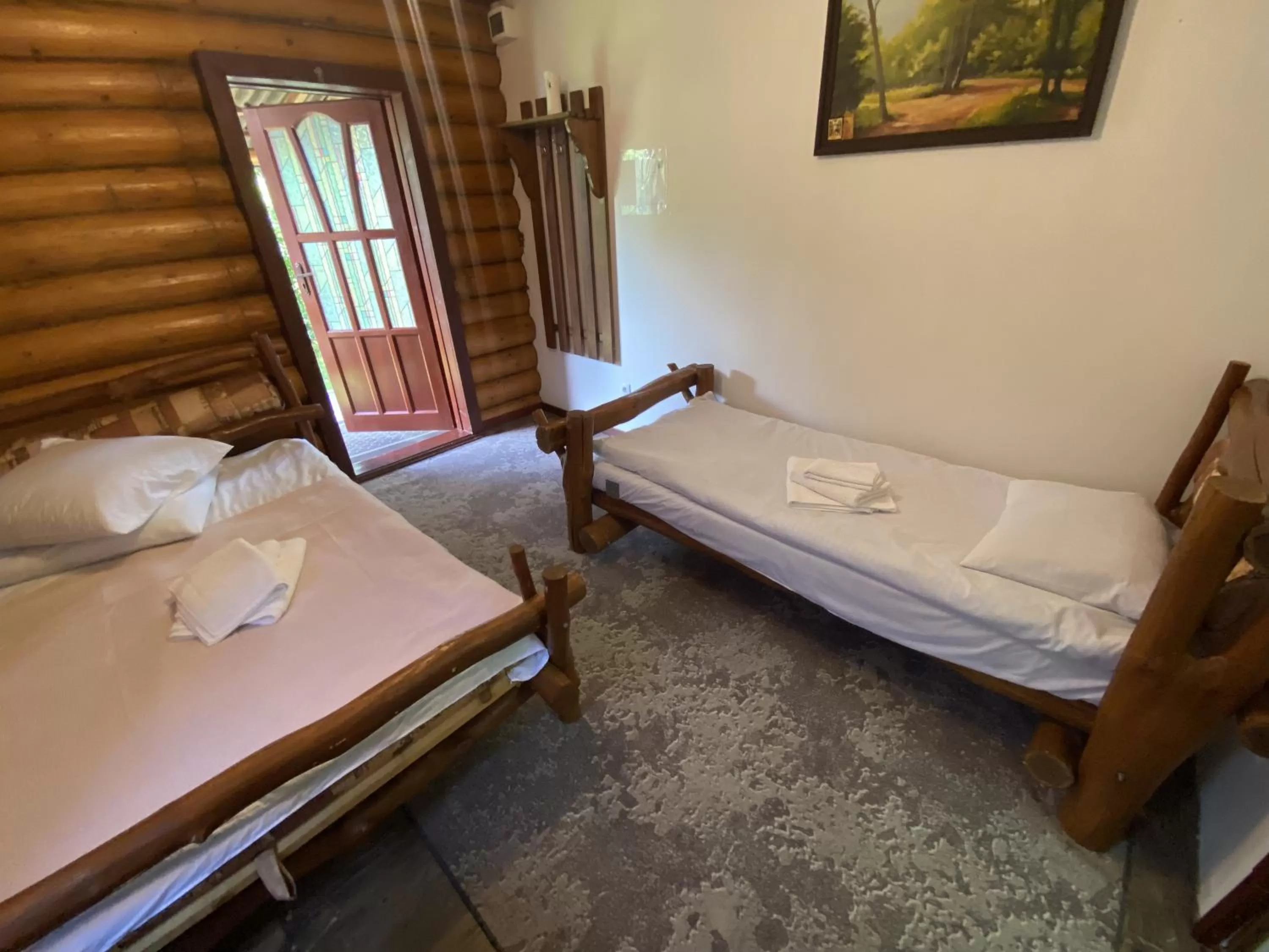 Bed in Kolyba Opryshkiv