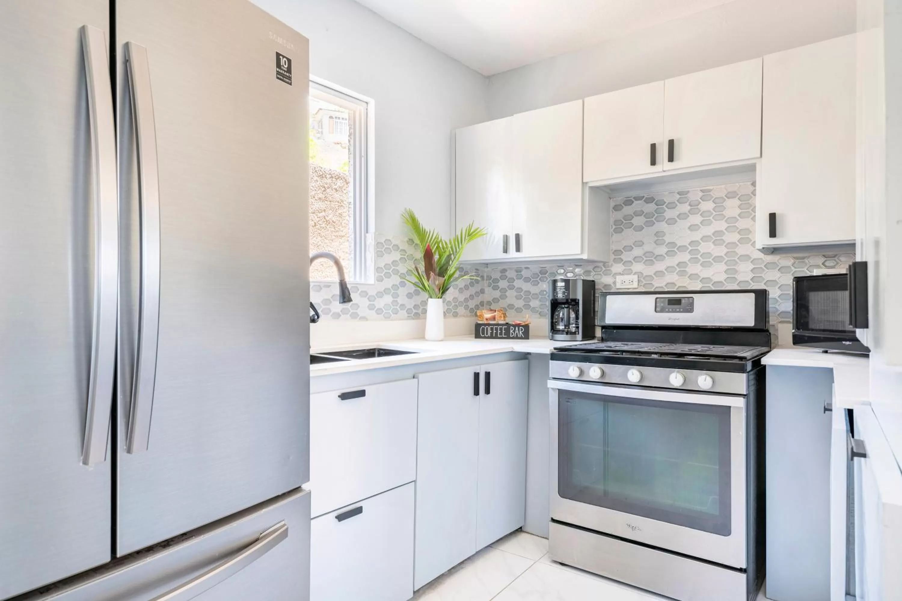 kitchen in Luxe Beach Resort