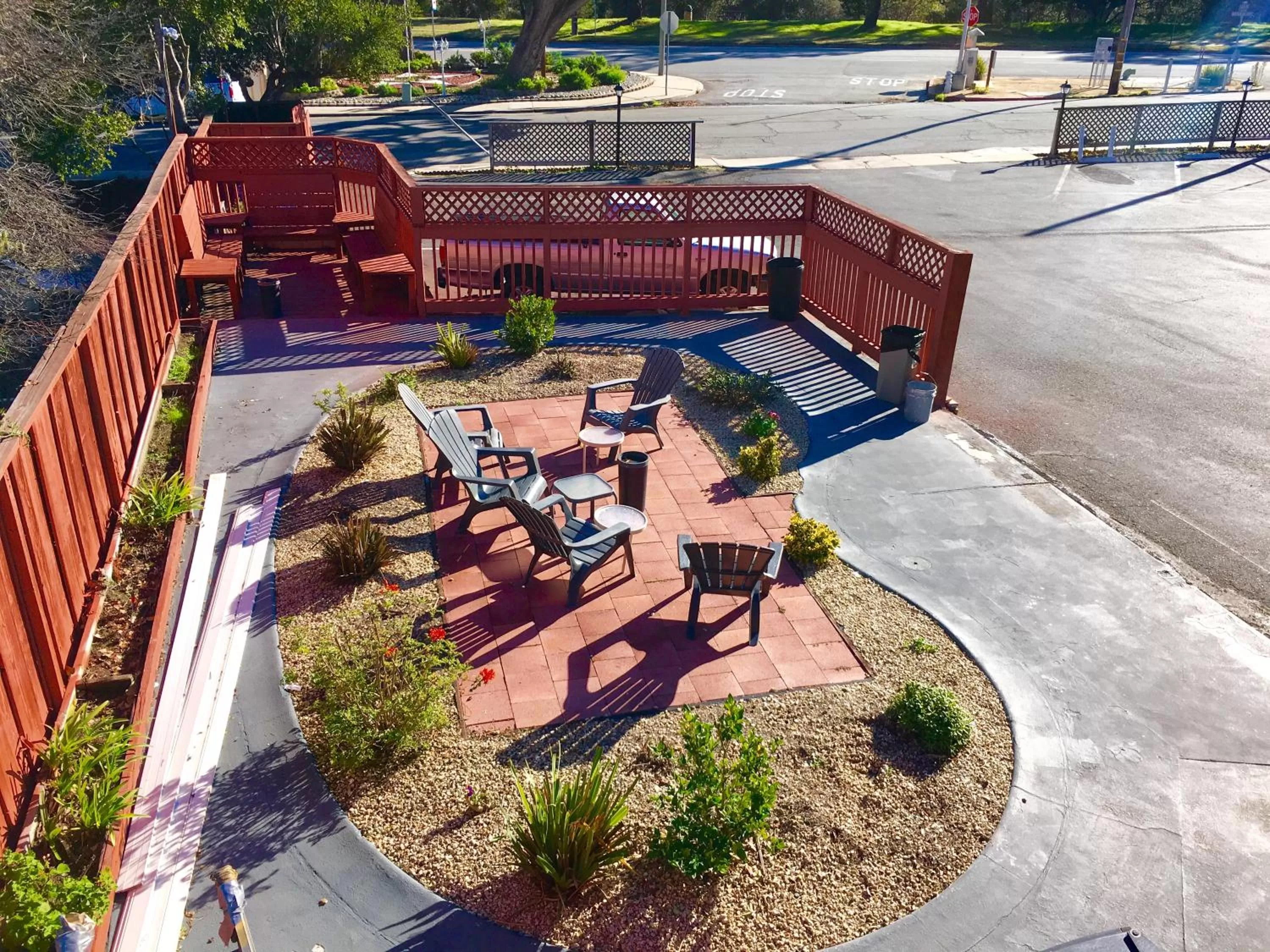 Garden in Pelican Inn