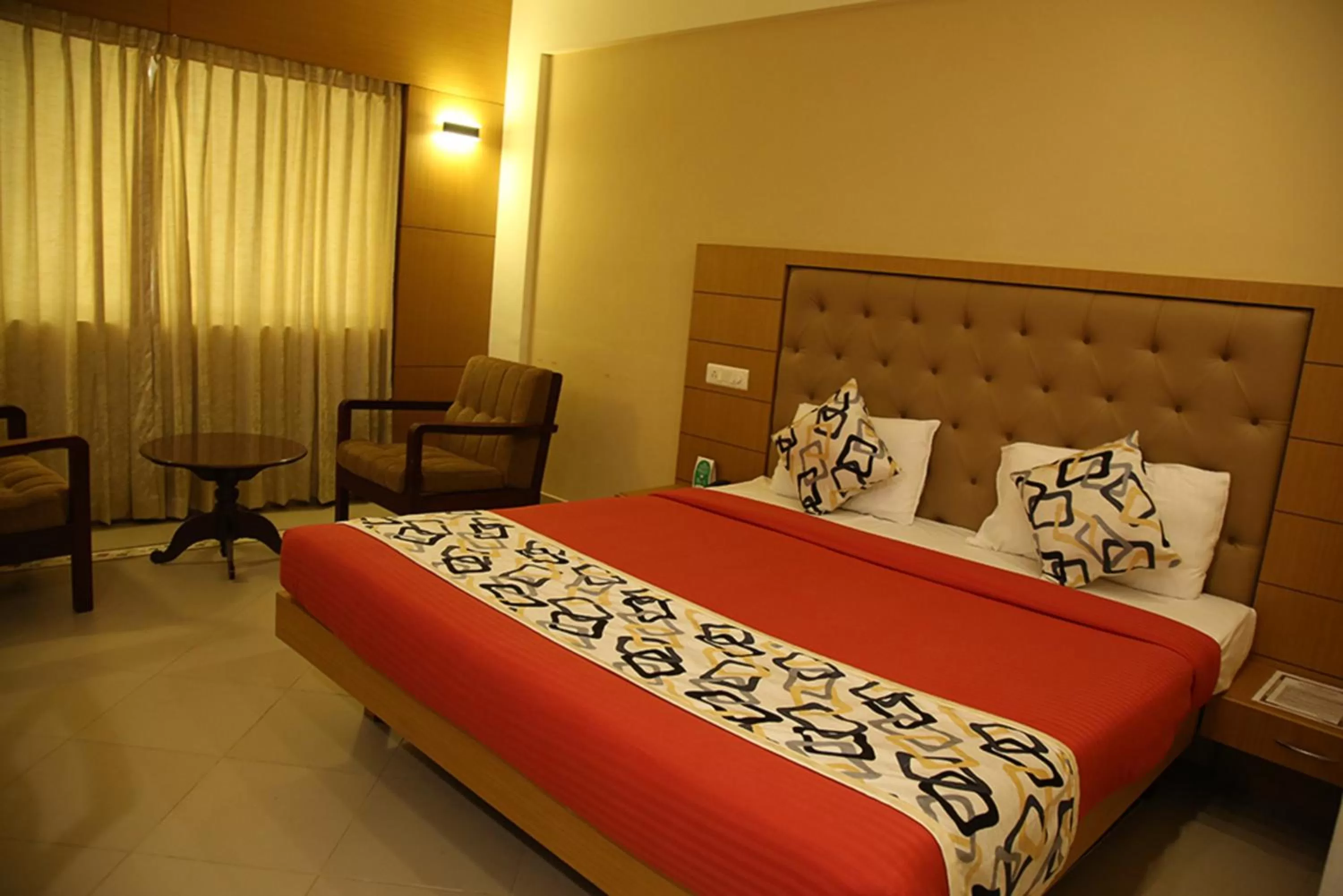 Photo of the whole room in Royal Omars