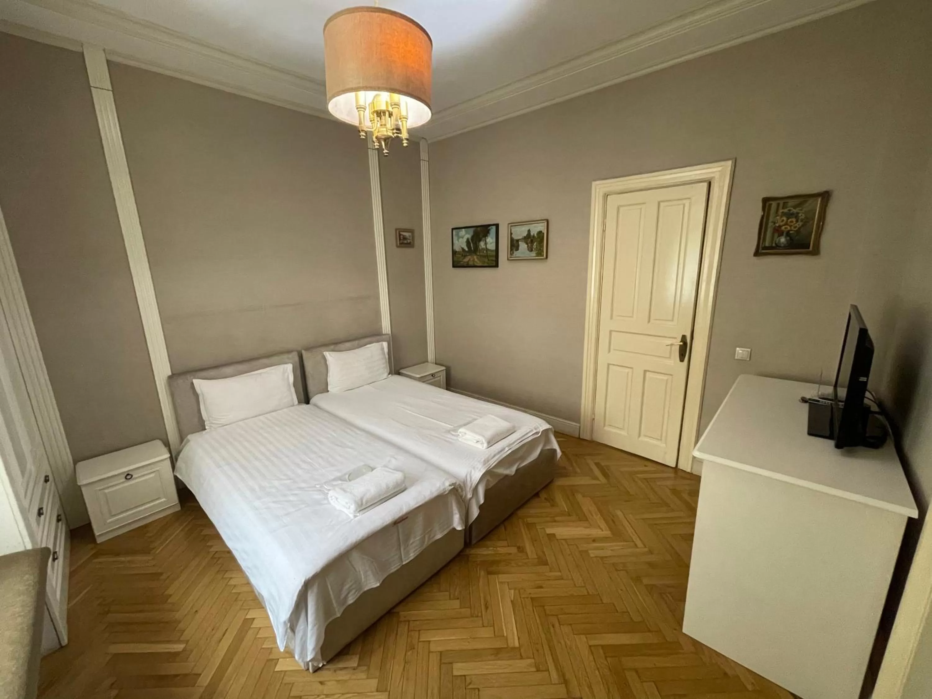 Bed in George&Dragon Rooms