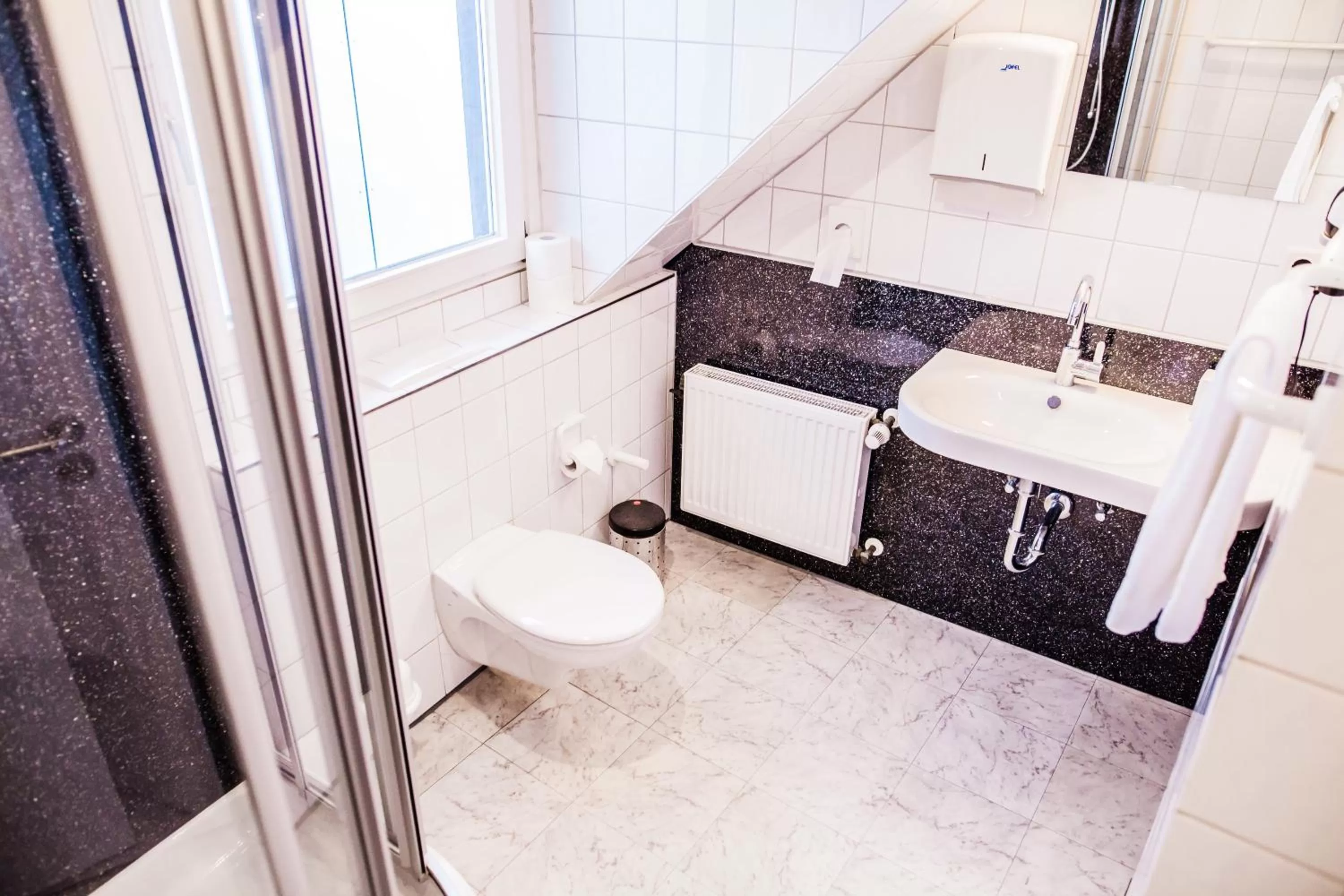 Toilet in Hotel Martinihof