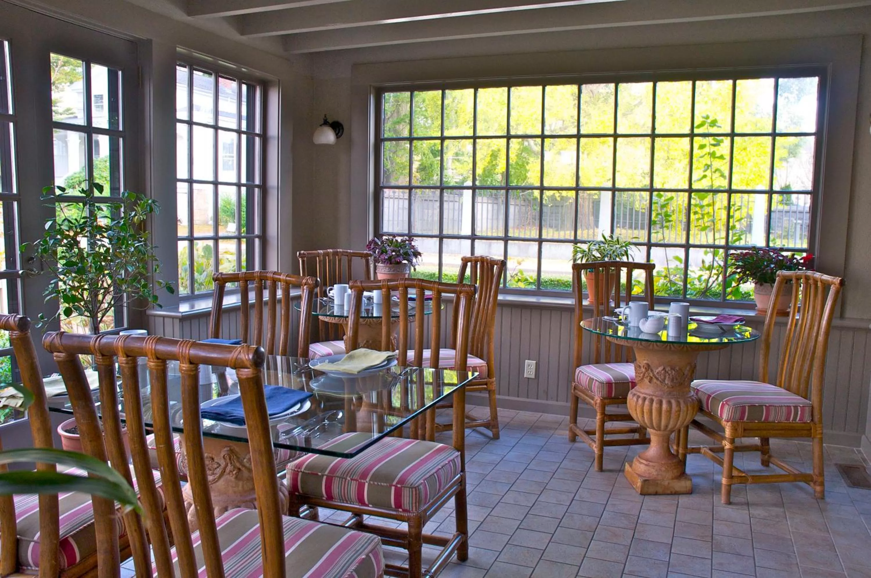 Restaurant/places to eat in Hilltop Inn