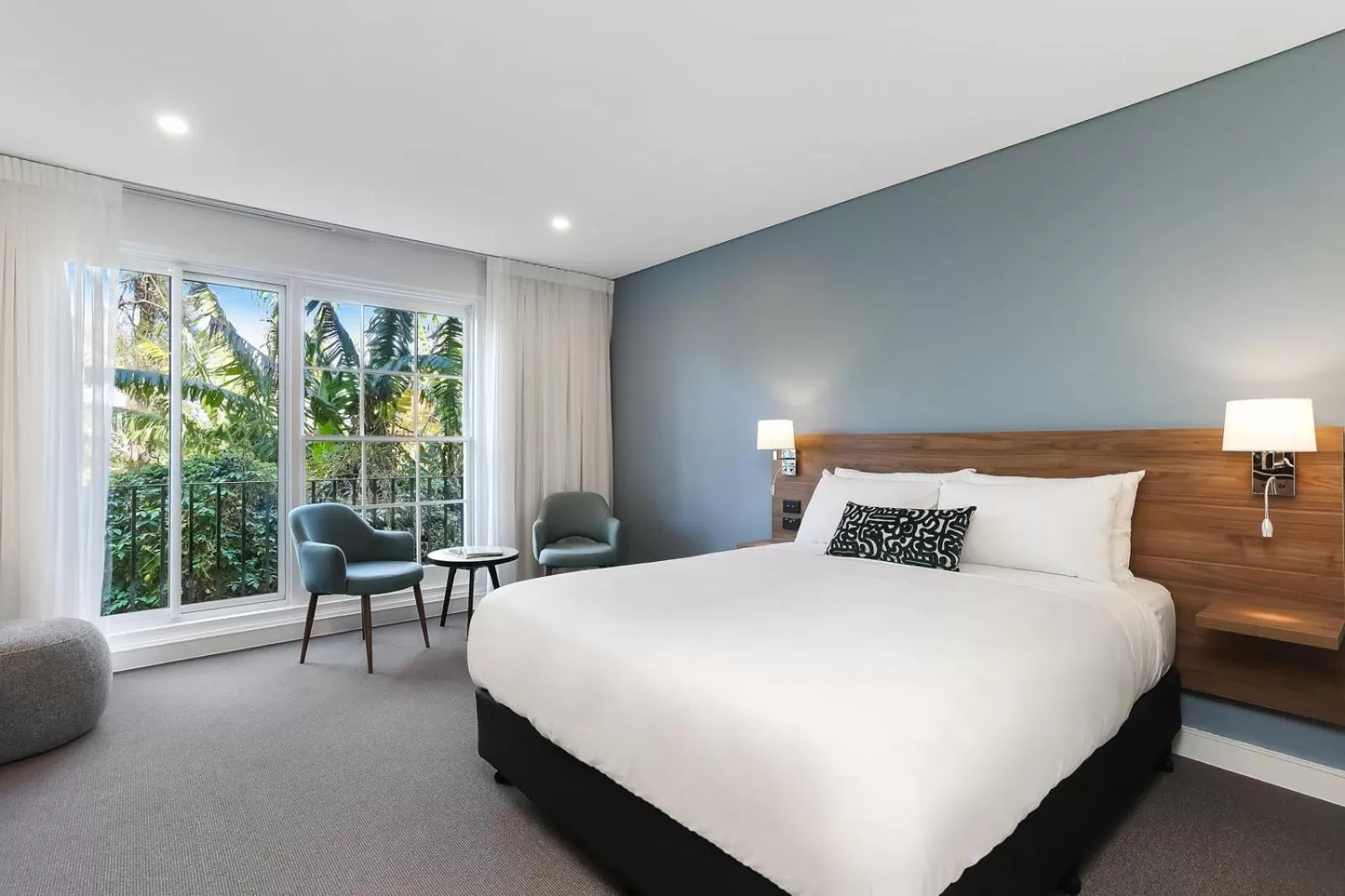 Bed in Killara Hotel & Suites