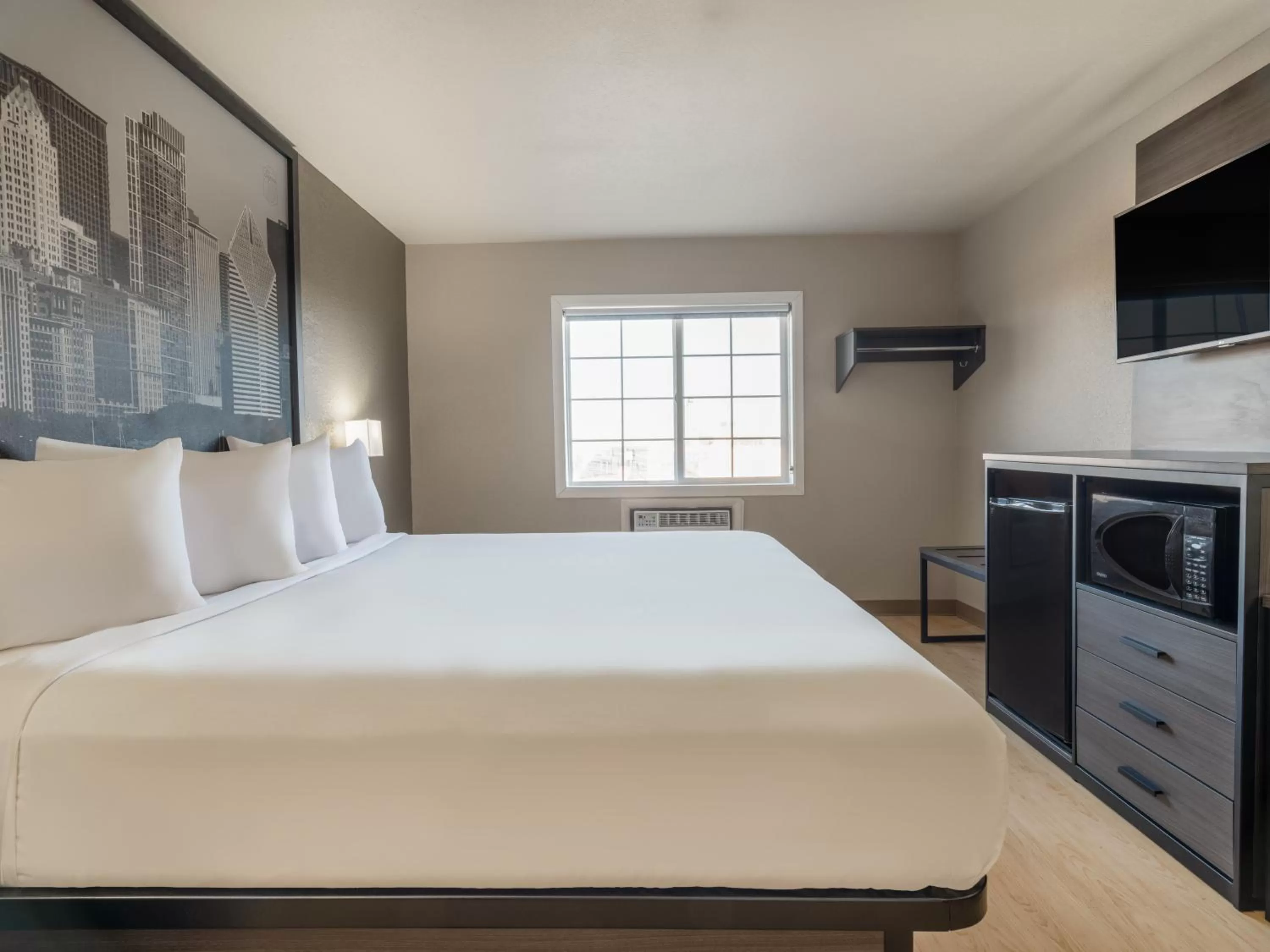 TV and multimedia, Bed in Super 8 by Wyndham Clinton