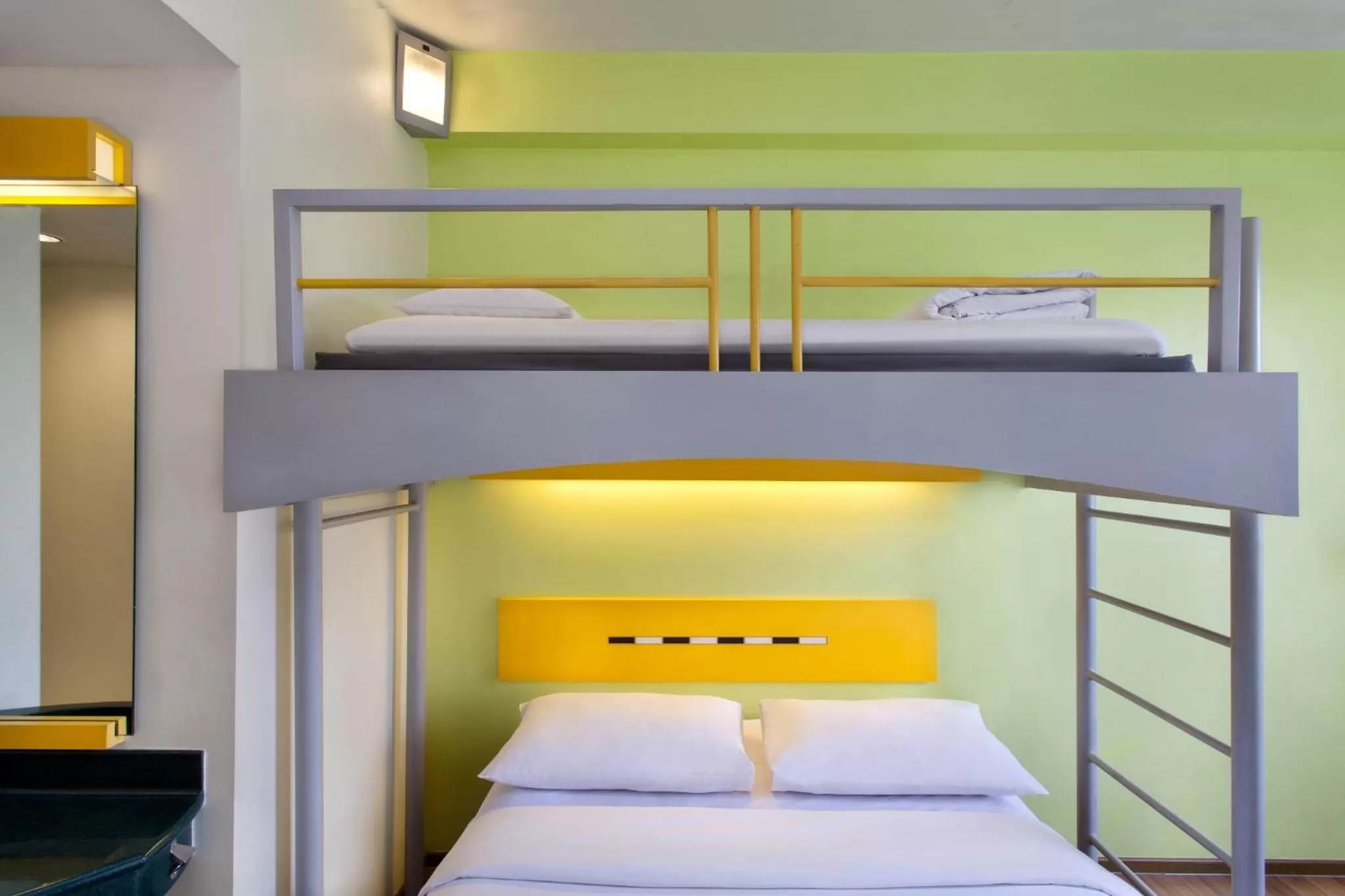 bunk bed, Bed in Ibis Budget Jakarta Menteng
