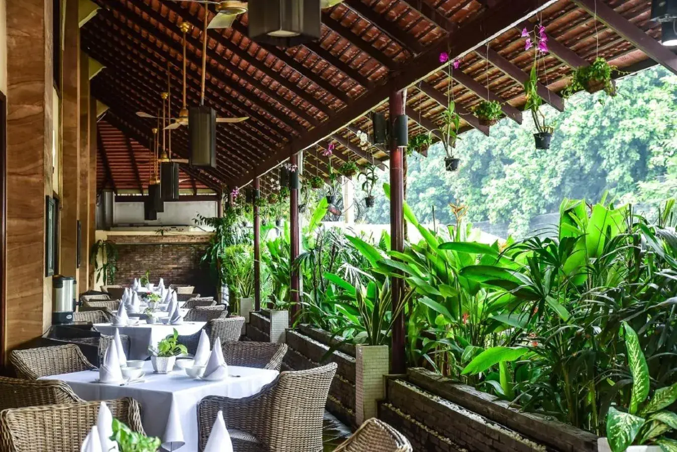 Deluxe Twin – City View in Almond Hotel Sothearos Deluxe Twin – City View in Almond Hotel Sothearos