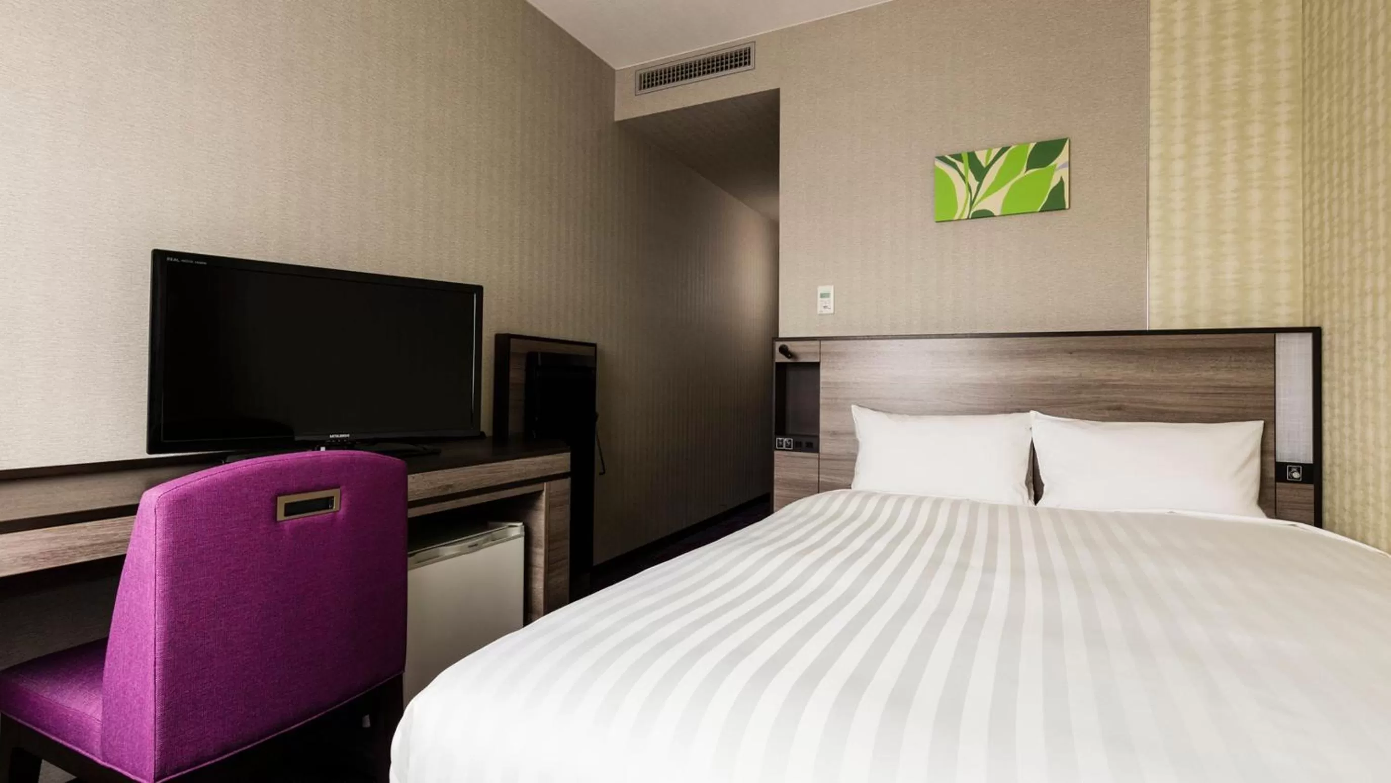 Bed in JR-East Hotel Mets Urawa