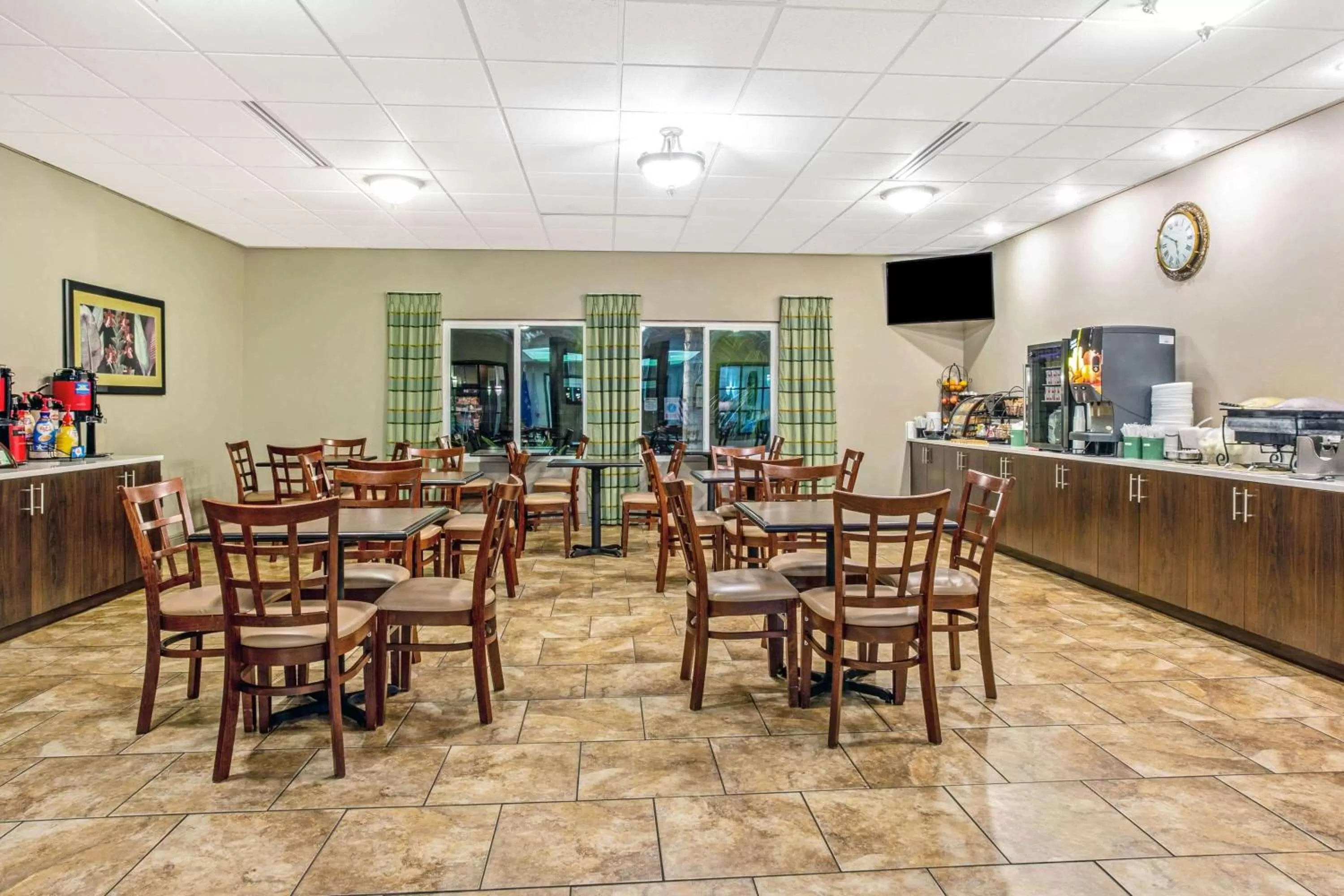 Restaurant/places to eat in La Quinta by Wyndham Biloxi