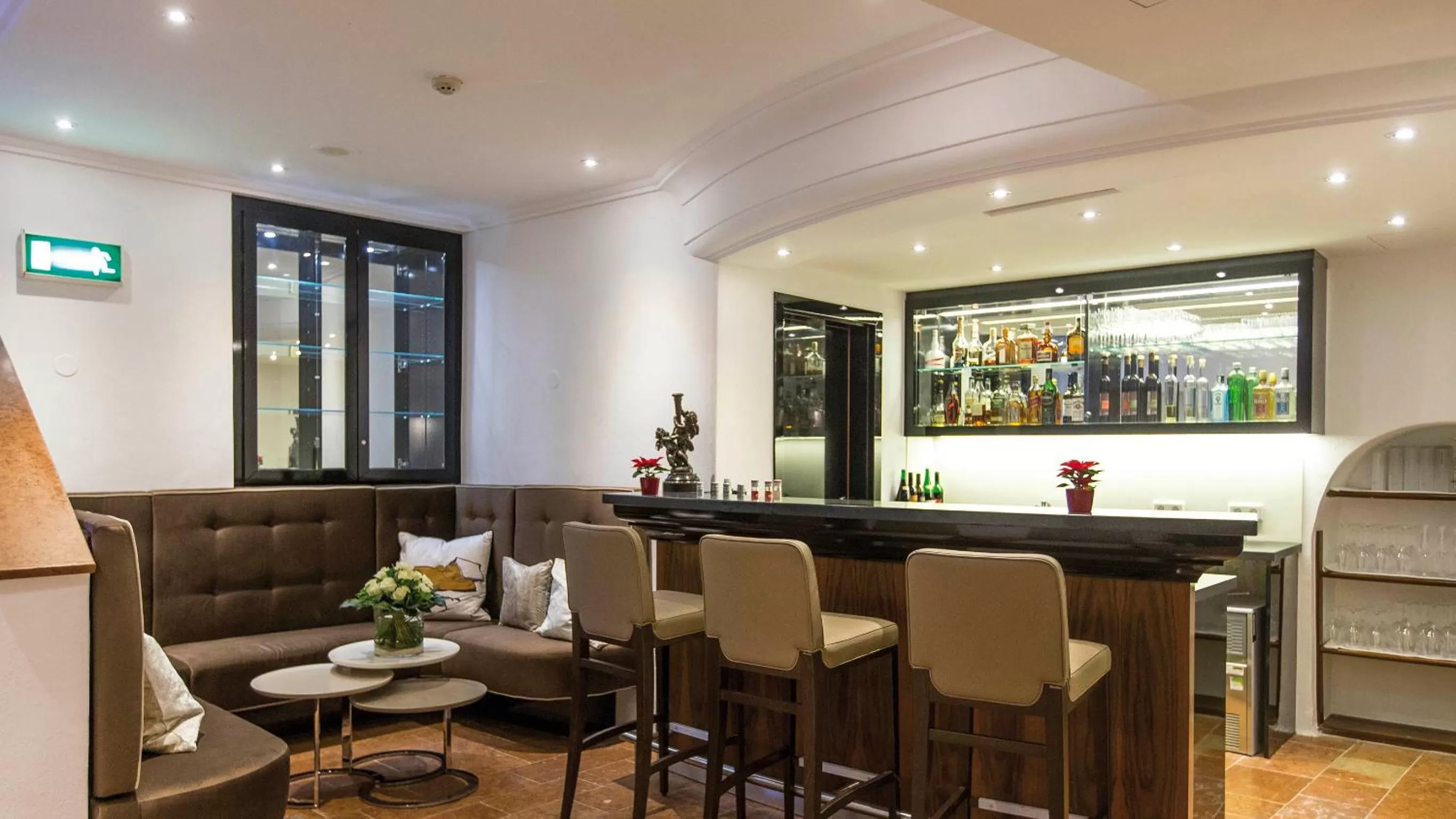 Restaurant/places to eat in Radisson Blu Hotel Altstadt