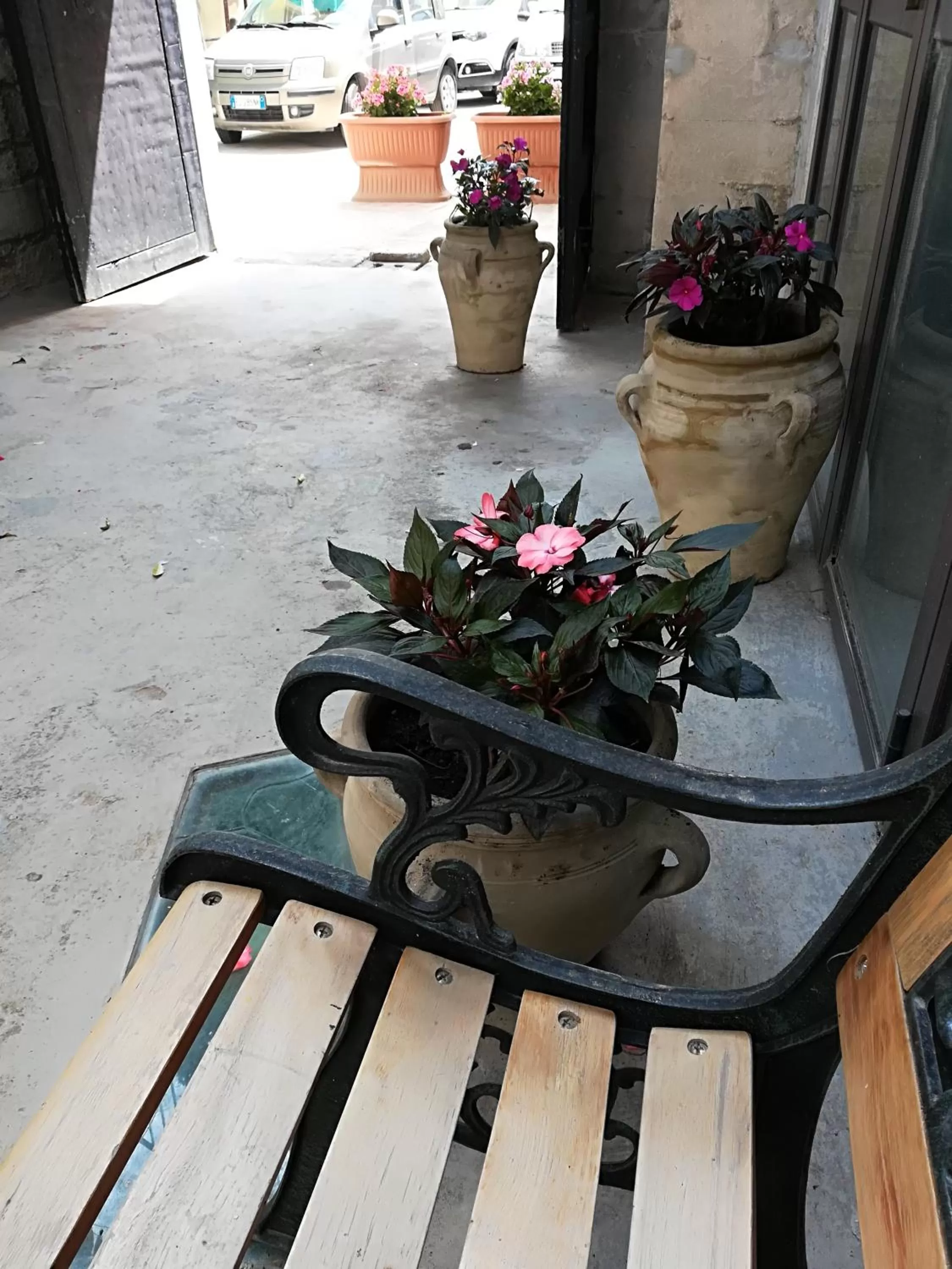 Patio in Residenza Donnafugata B&B