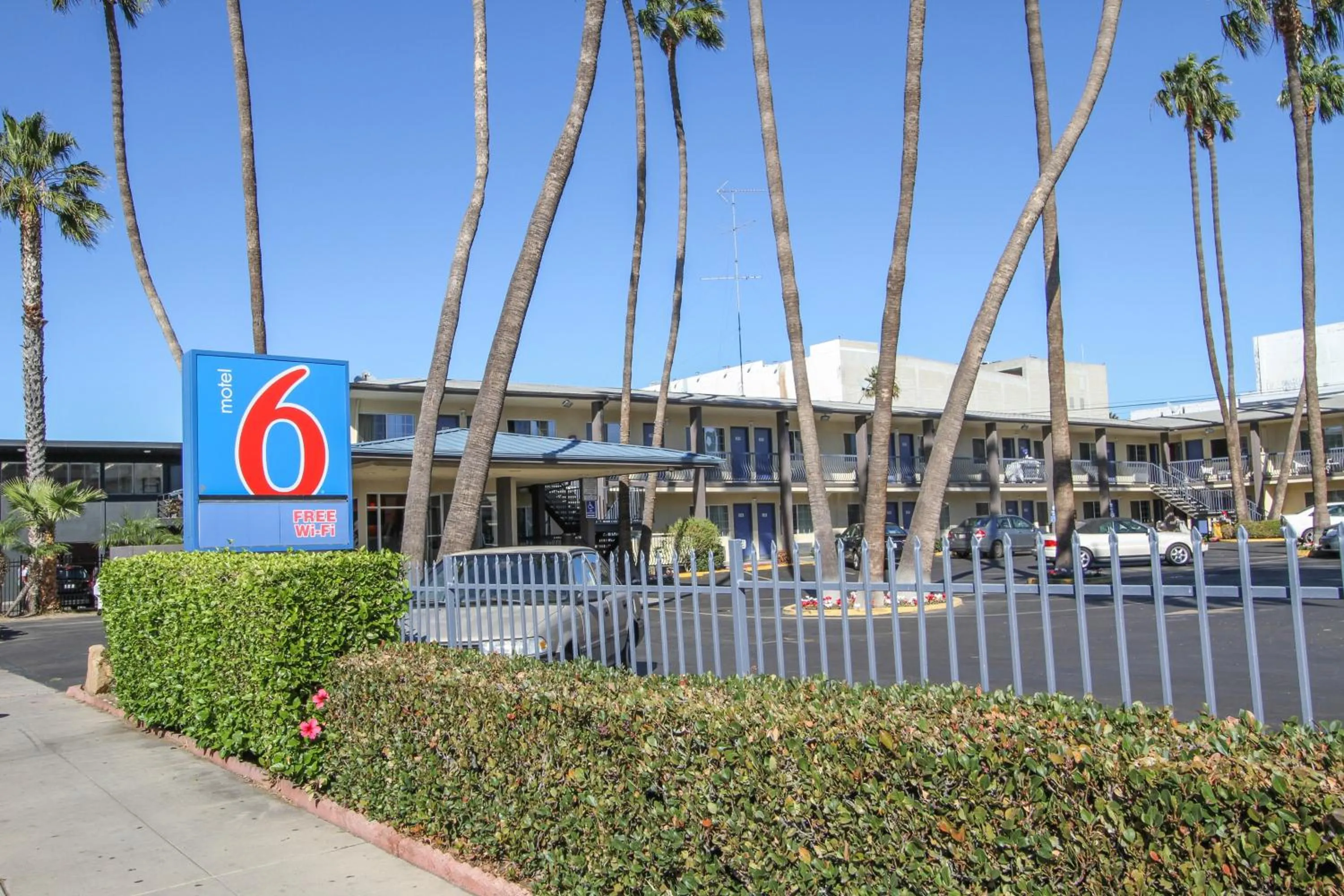 Property building in Motel 6 San Diego, CA Airport Harbor