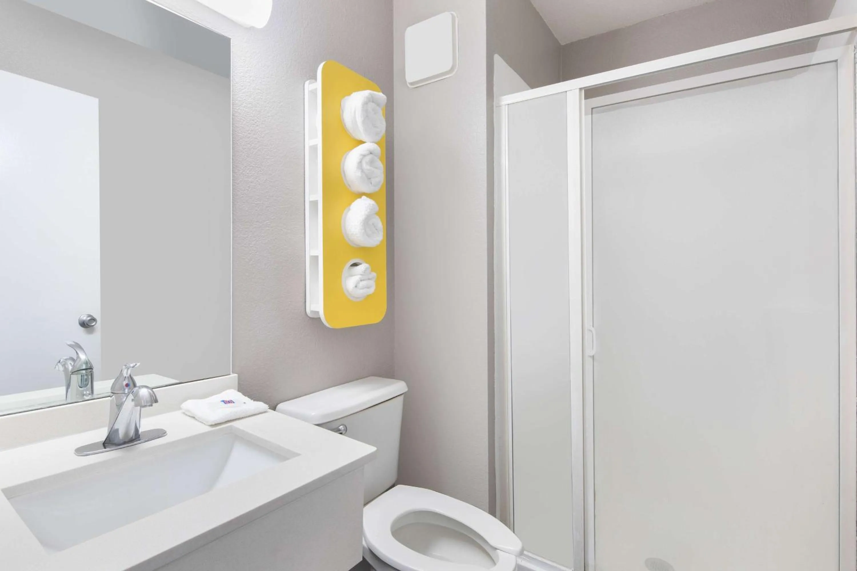 Photo of the whole room in Motel 6-Woodland, CA Sacramento Airport