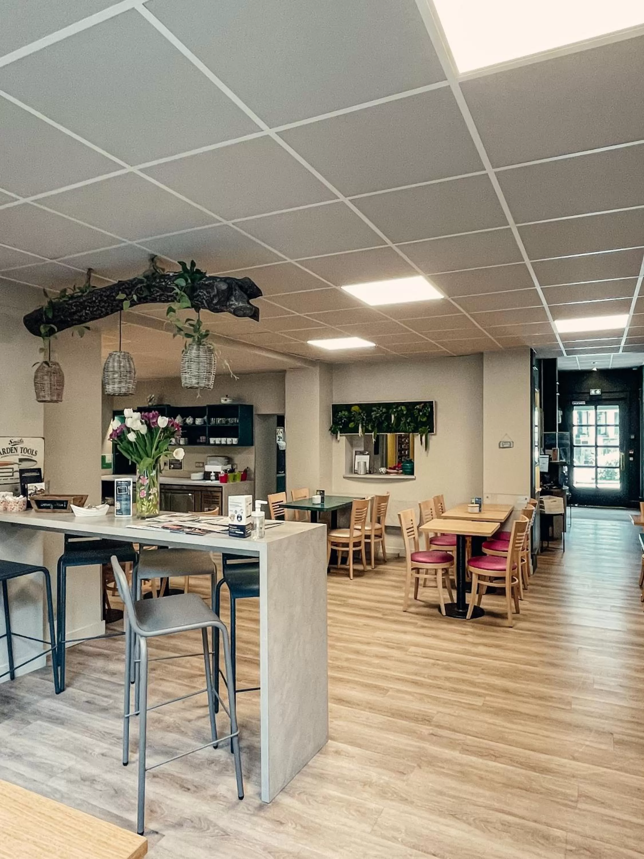 Breakfast in Garden Hotel Rennes Centre Gare