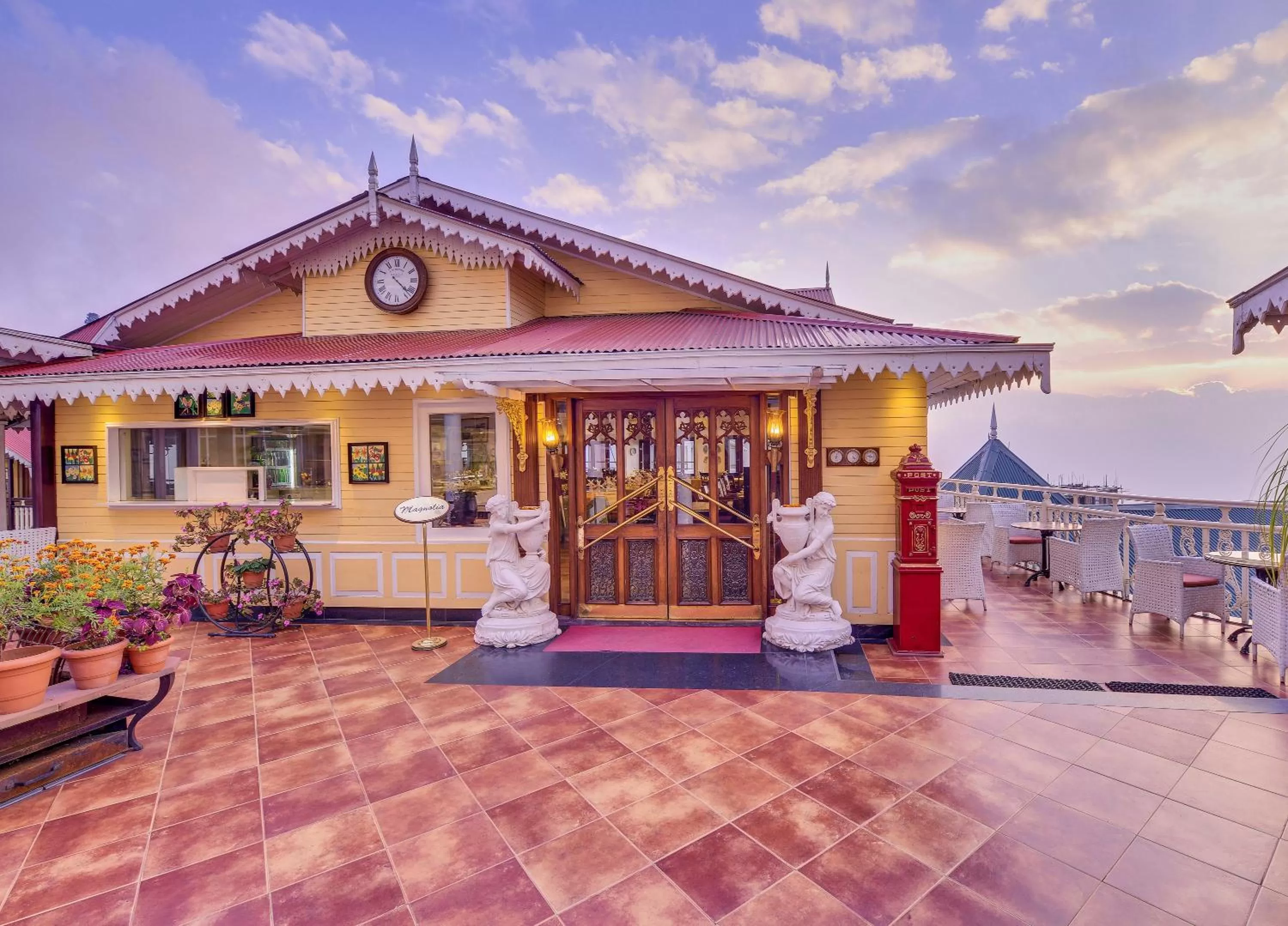 Facade/entrance in Mayfair Darjeeling