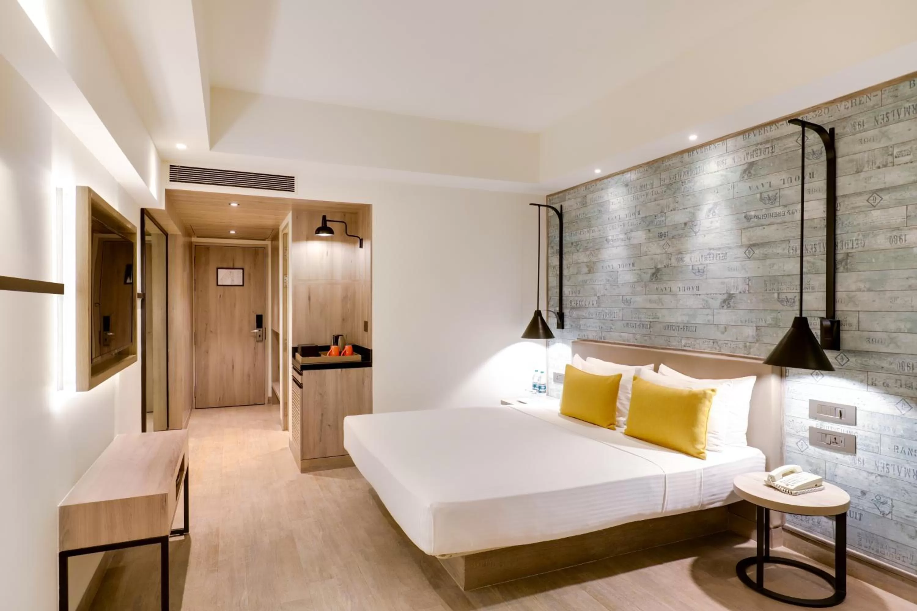 Bedroom, Bed in Lemon Tree Premier, Mumbai International Airport