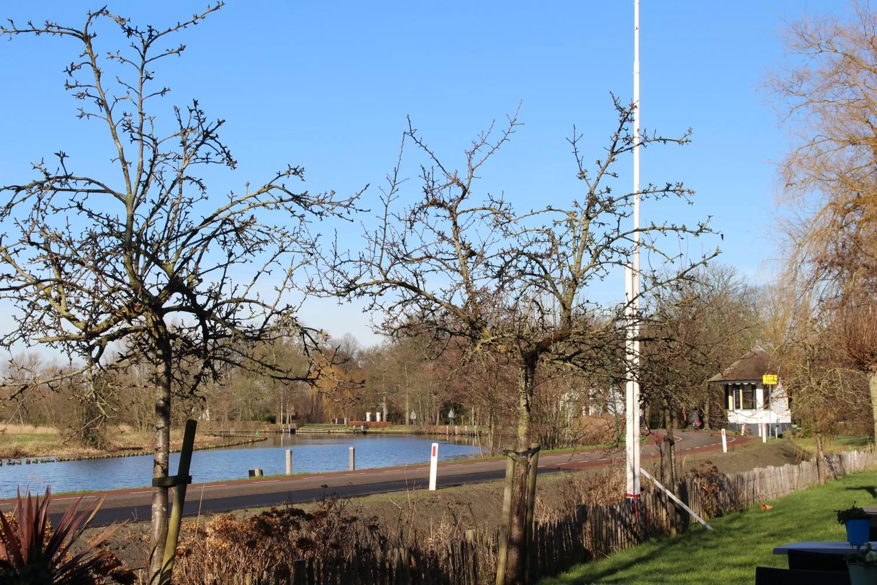 Day in The Riverside Logies & Restaurant