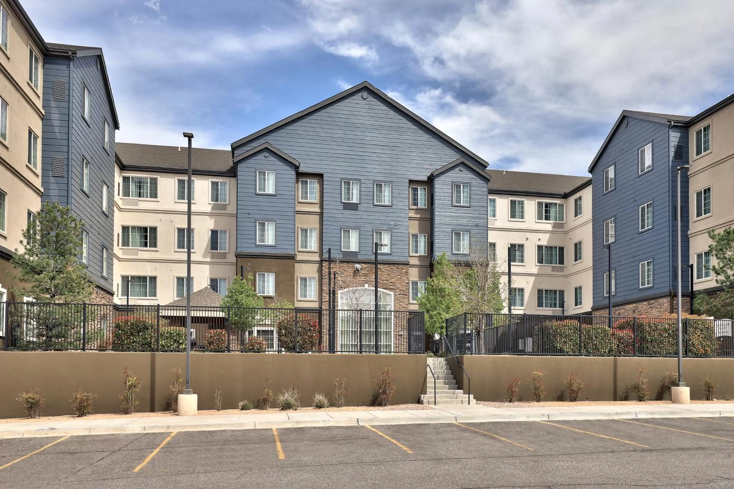 Property building in Staybridge Suites - Albuquerque Airport by IHG