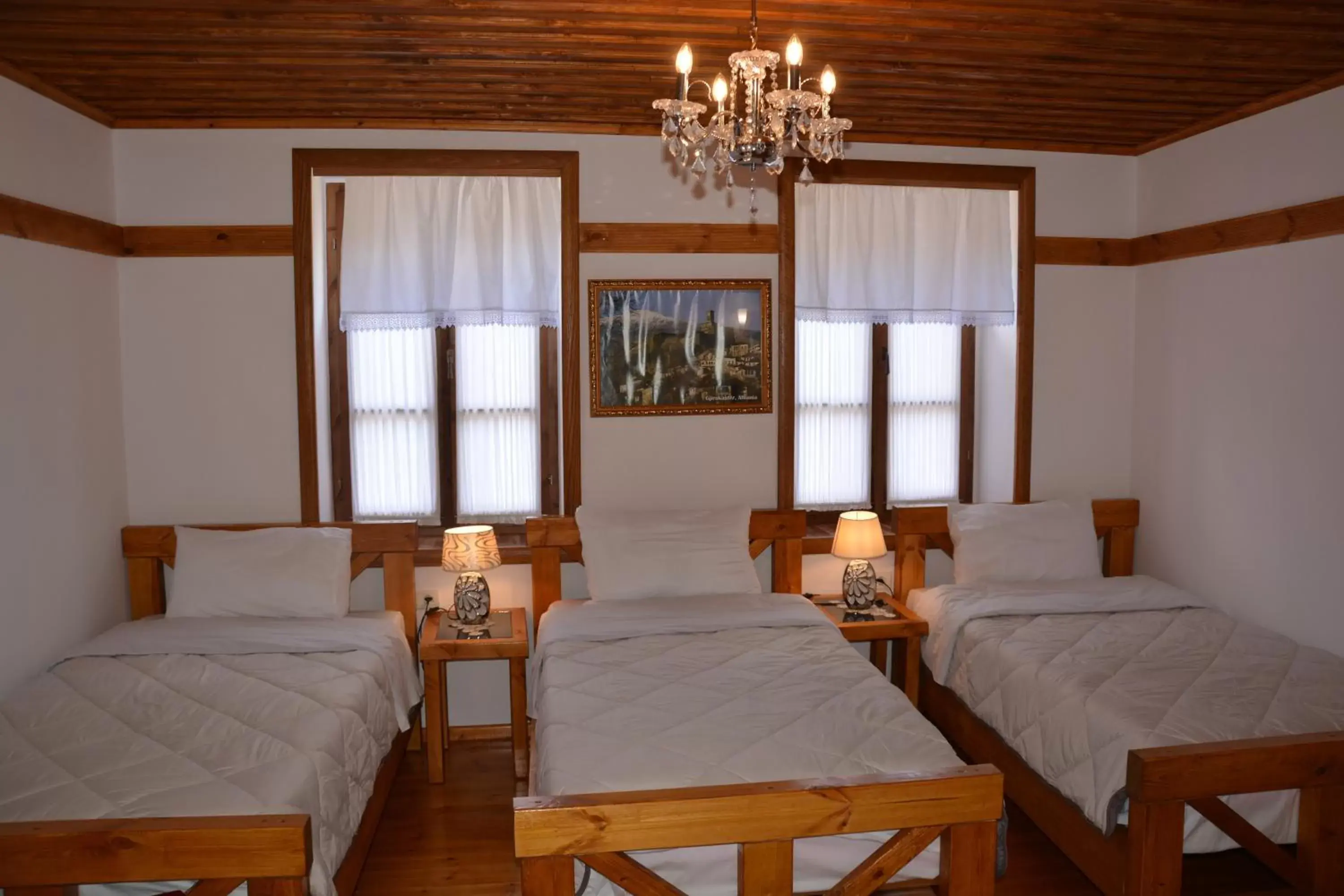 Triple Room with Bathroom in Hotel Bebej Tradicional Triple Room with Bathroom in Hotel Bebej Tradicional