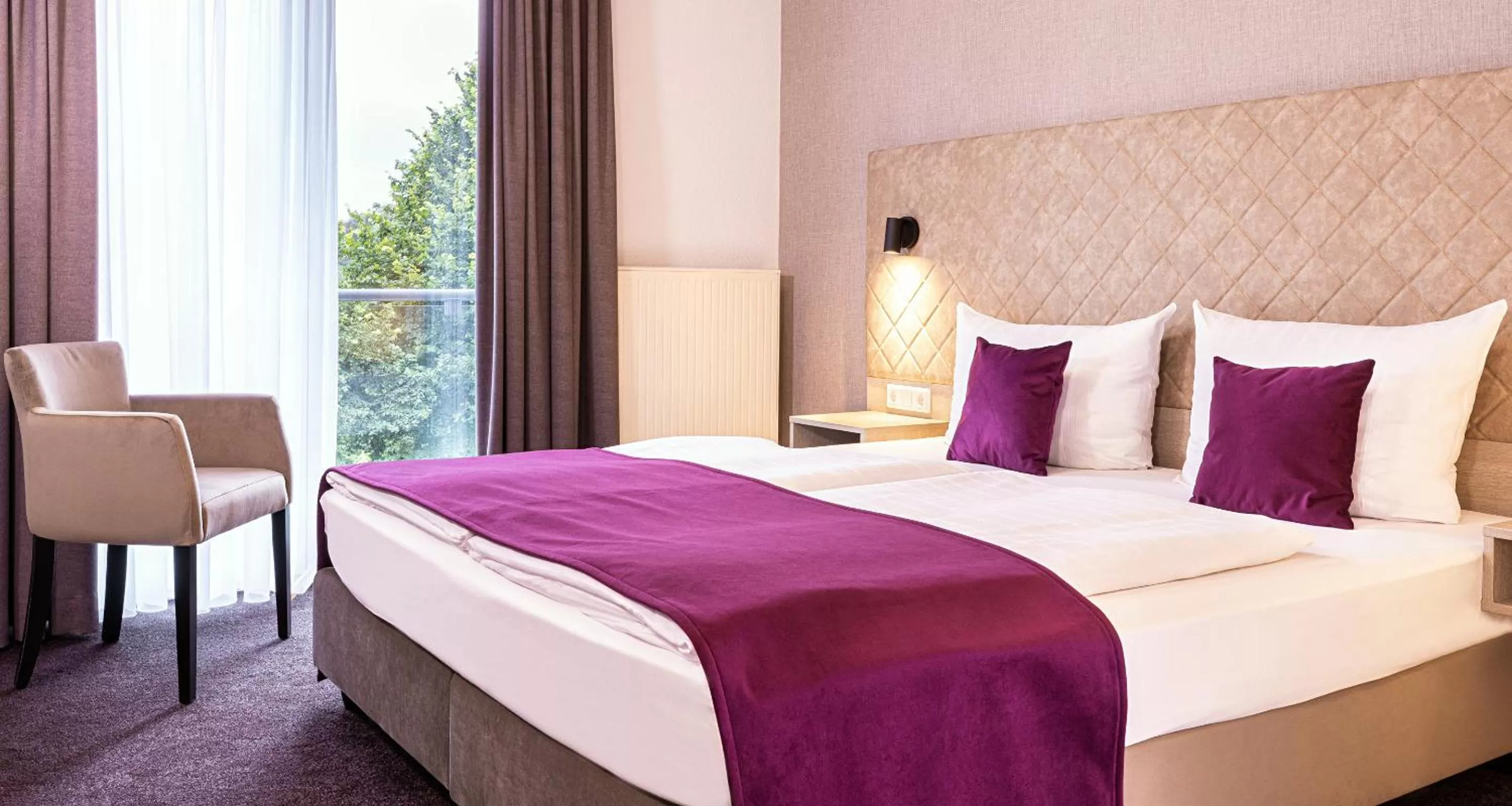 Photo of the whole room, Bed in Victor's Residenz-Hotel Gummersbach