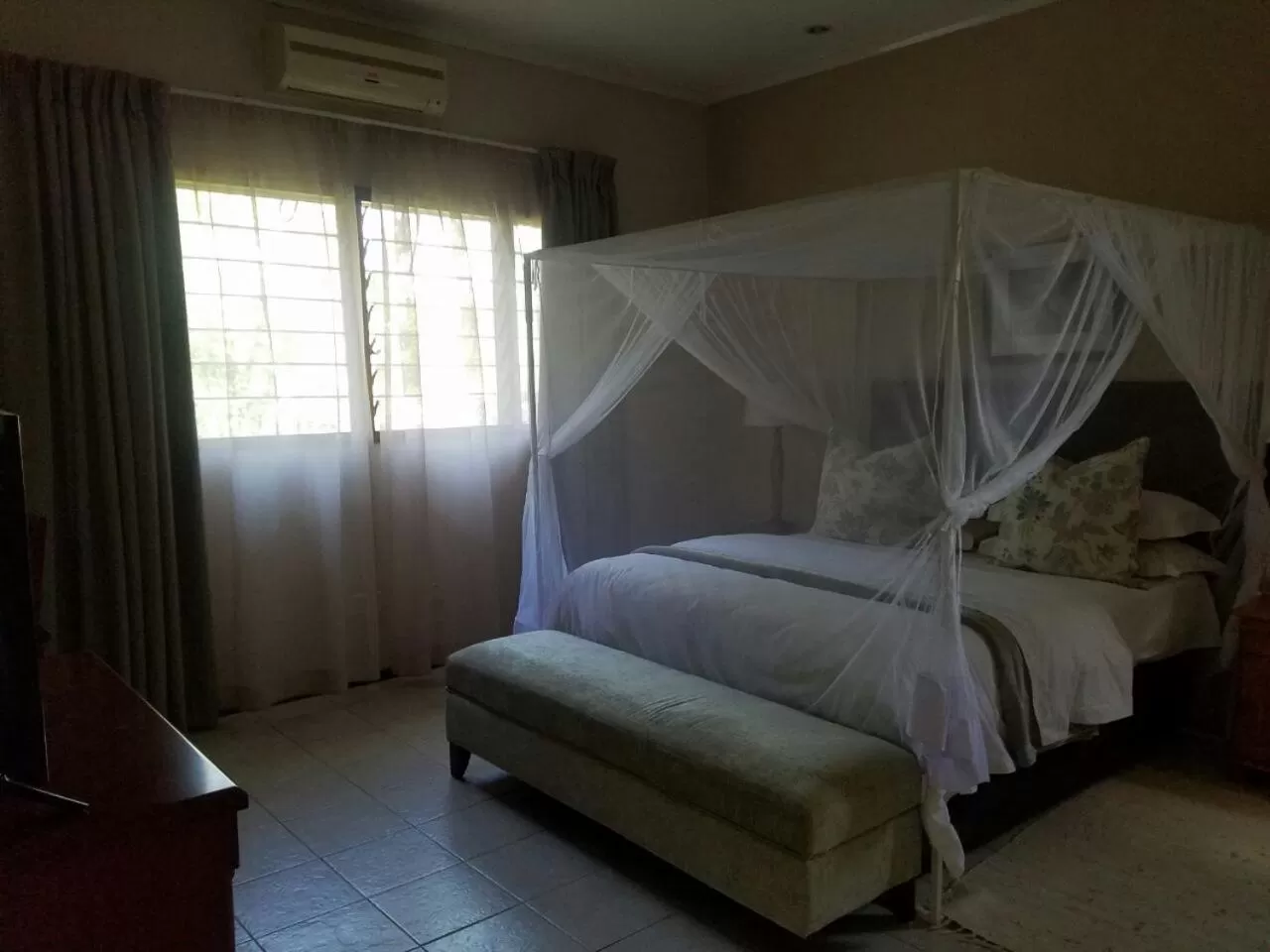 Bed in Ufulu Gardens Hotel