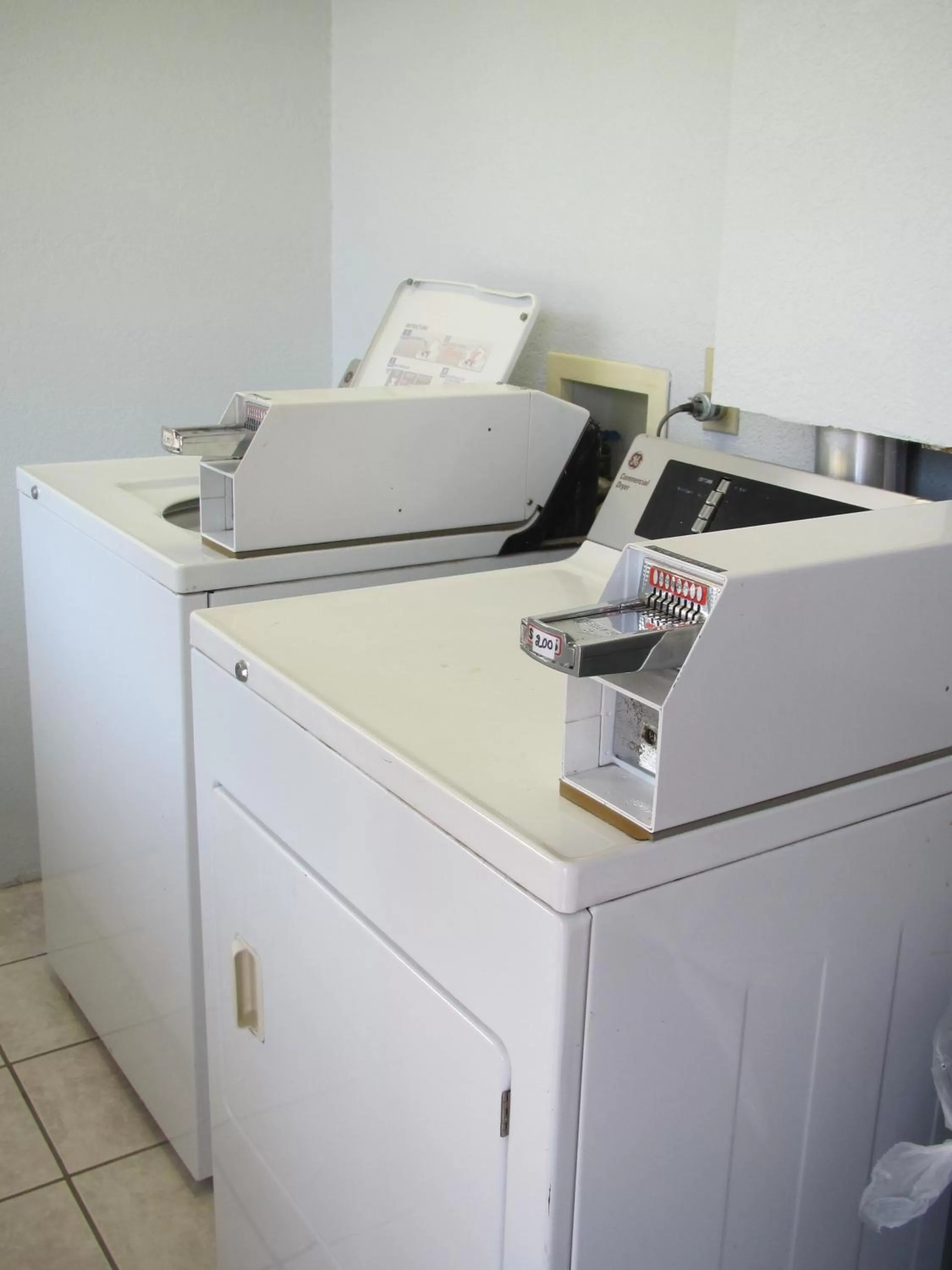 Guests in Super 8 by Wyndham Dumas TX