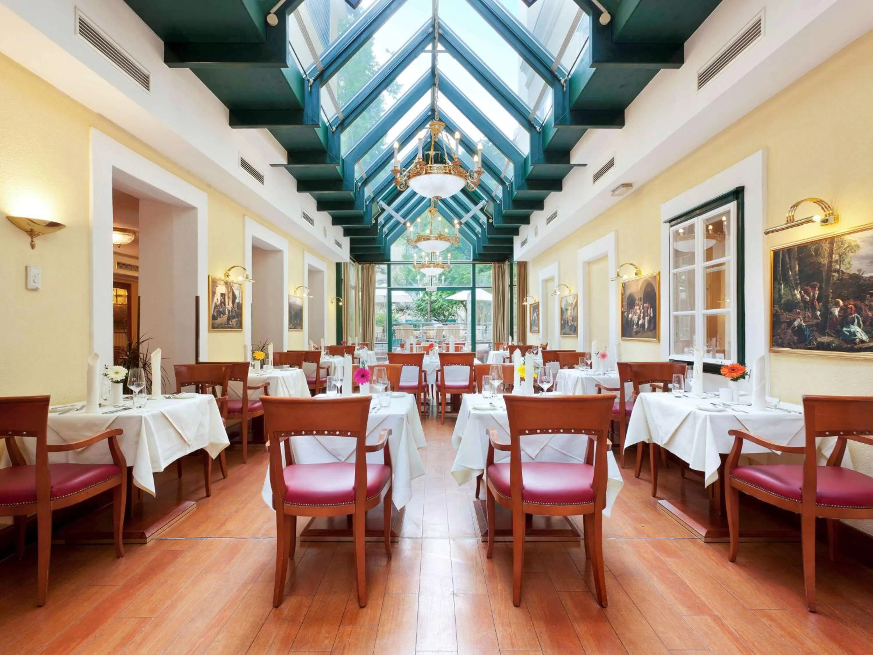 Restaurant/places to eat in Mercure Grand Hotel Biedermeier Wien