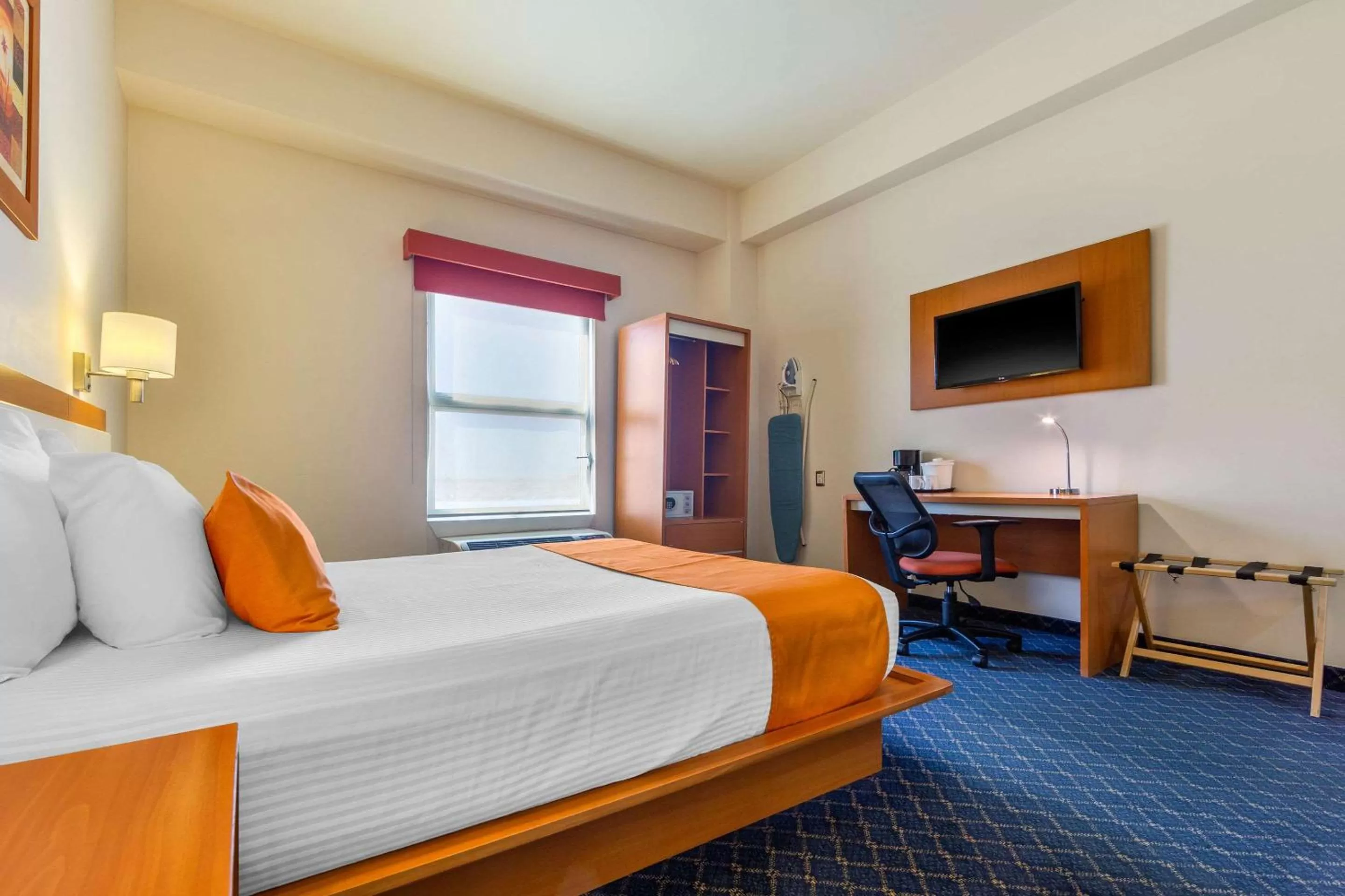 Photo of the whole room, Bed in Sleep Inn Torreon