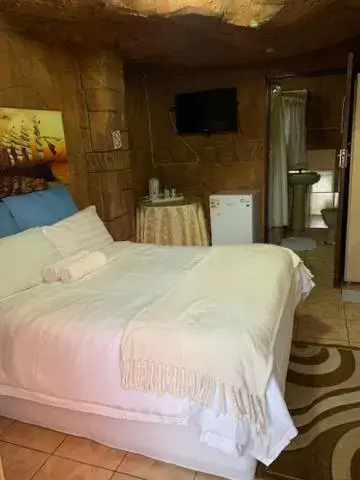 Deluxe Double Room with Castle View in Sikhula Sonke Guest House Deluxe Double Room with Castle View in Sikhula Sonke Guest House