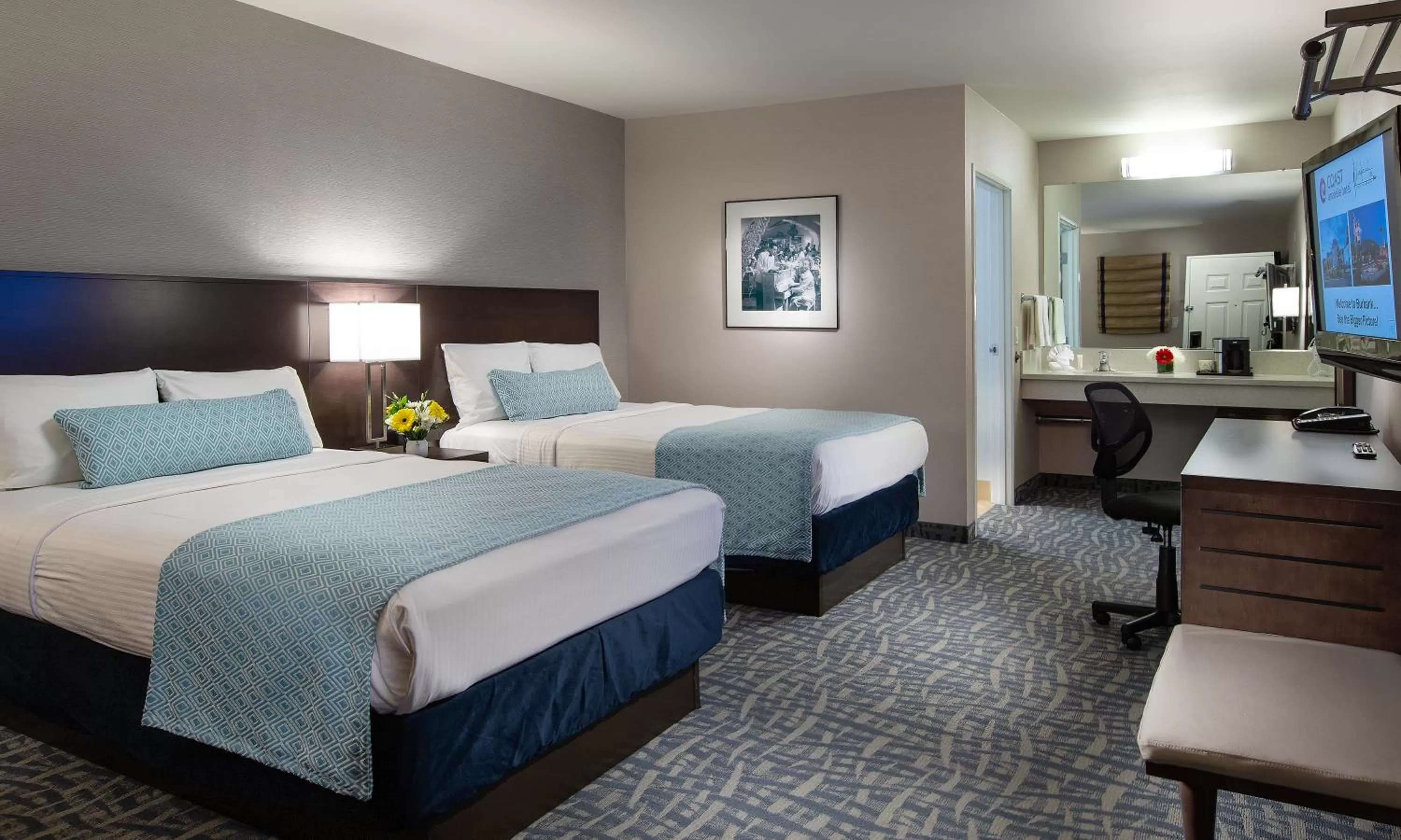 Bedroom, Bed in Safari Inn Burbank-Universal, a Coast Hotel