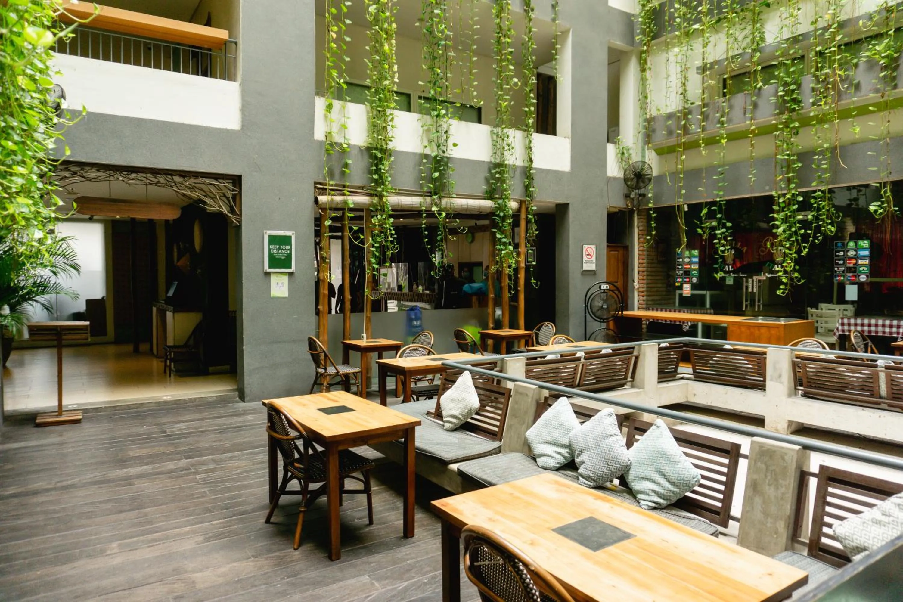 Restaurant/places to eat in Grandmas Plus Hotel Legian