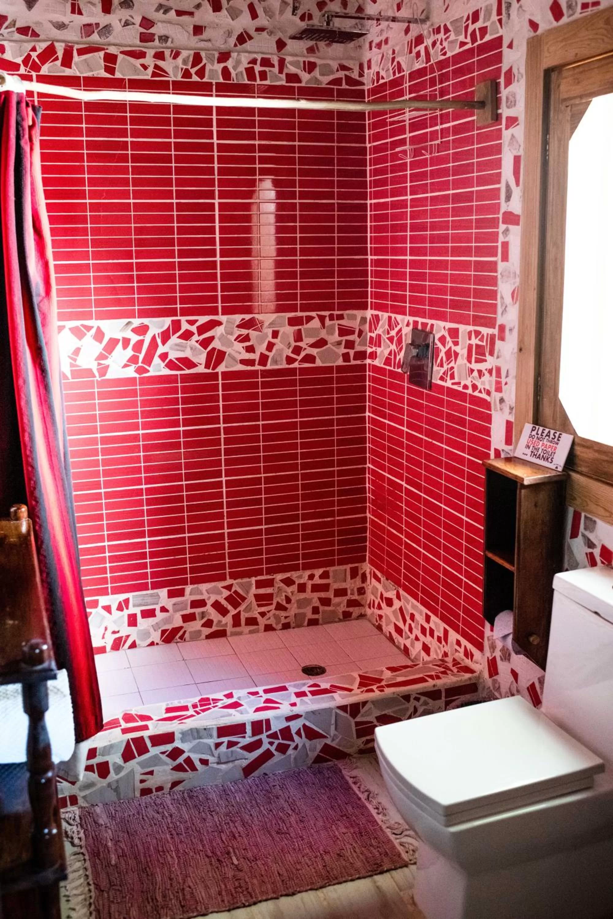 Bathroom in Pine Ridge Lodge