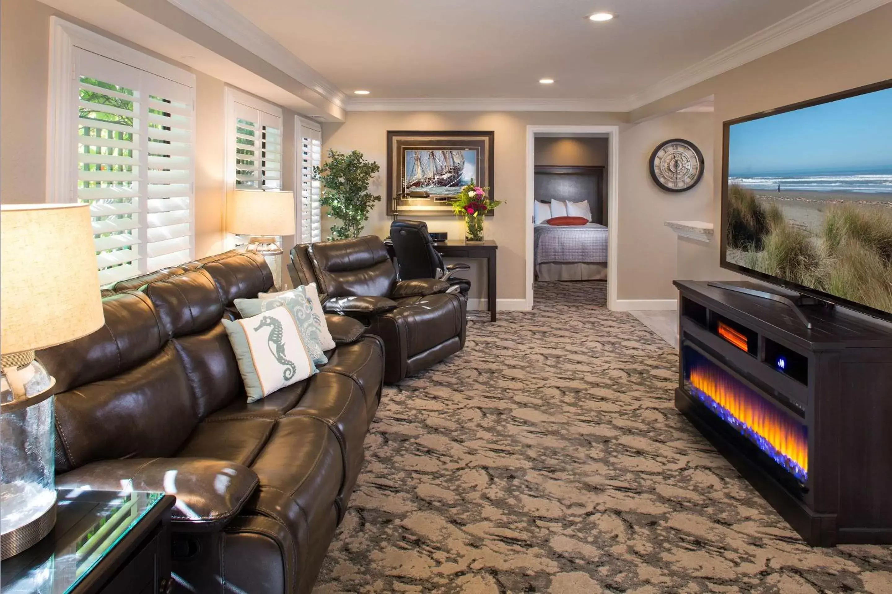 Two-Bedroom Apartment with Private Patio in Best Western Plus Humboldt Bay Inn Two-Bedroom Apartment with Private Patio in Best Western Plus Humboldt Bay Inn