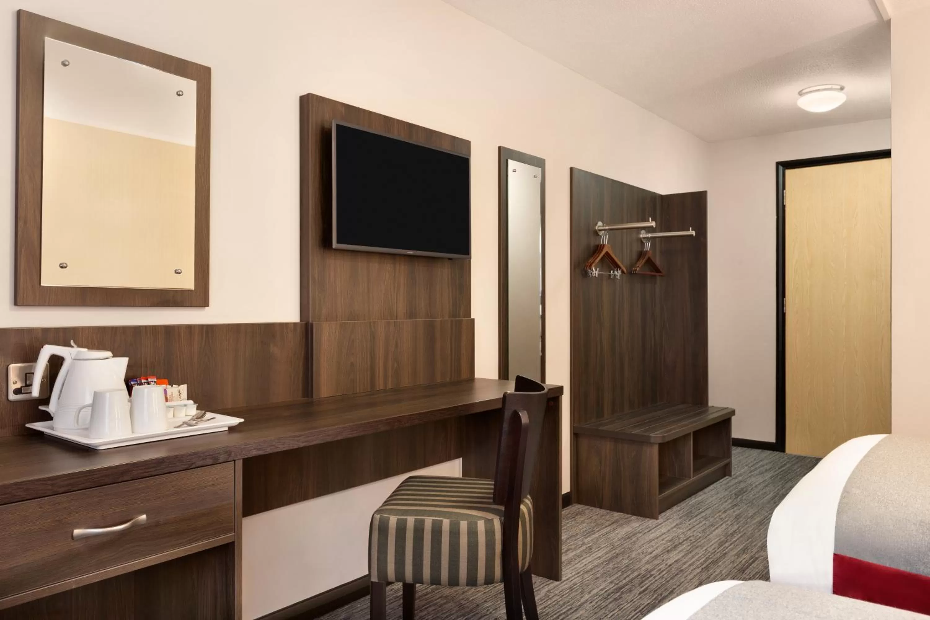 Bedroom, Bed in Ramada Bristol West