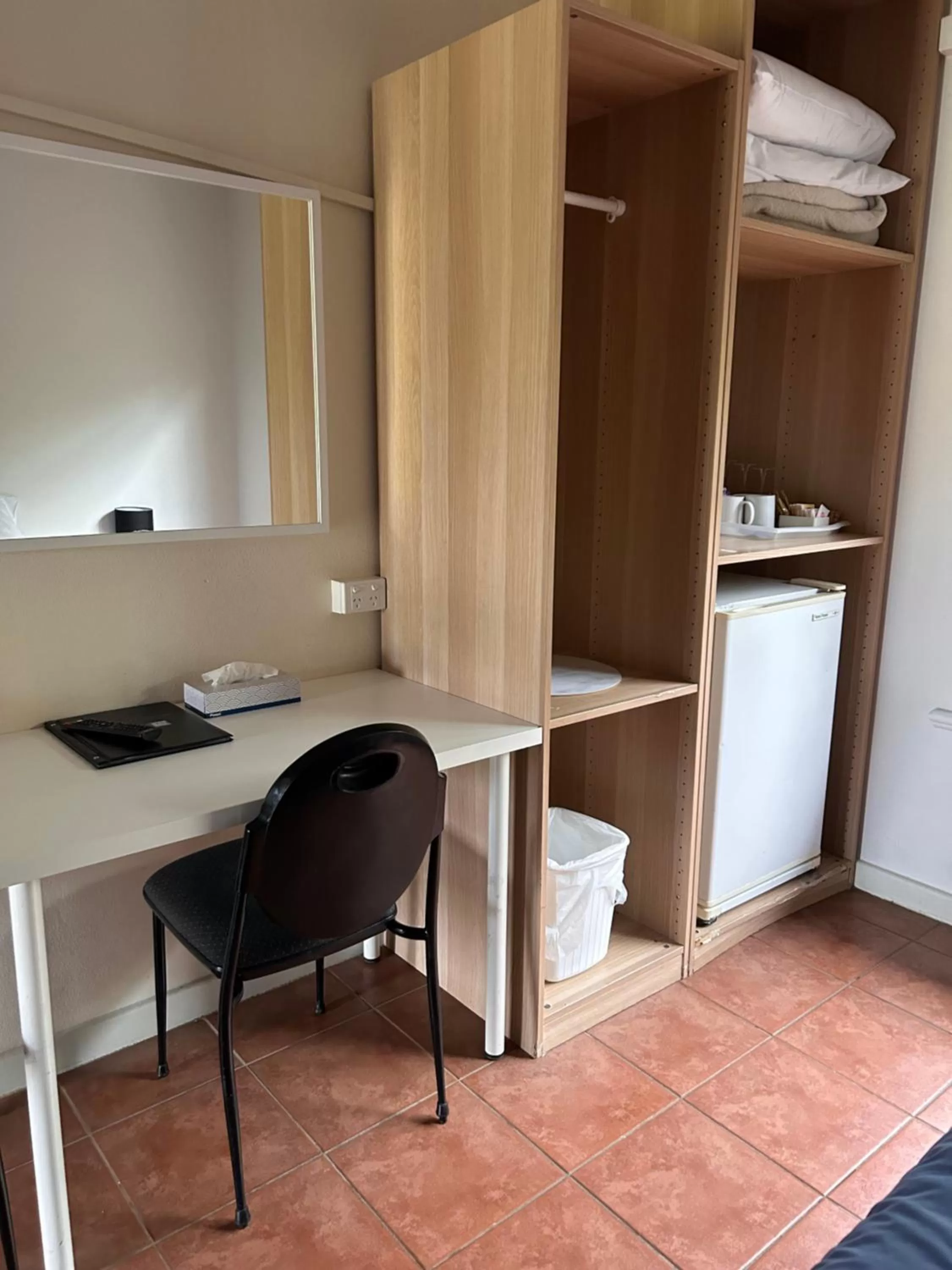 hair dresser in Jurien Bay Hotel Motel