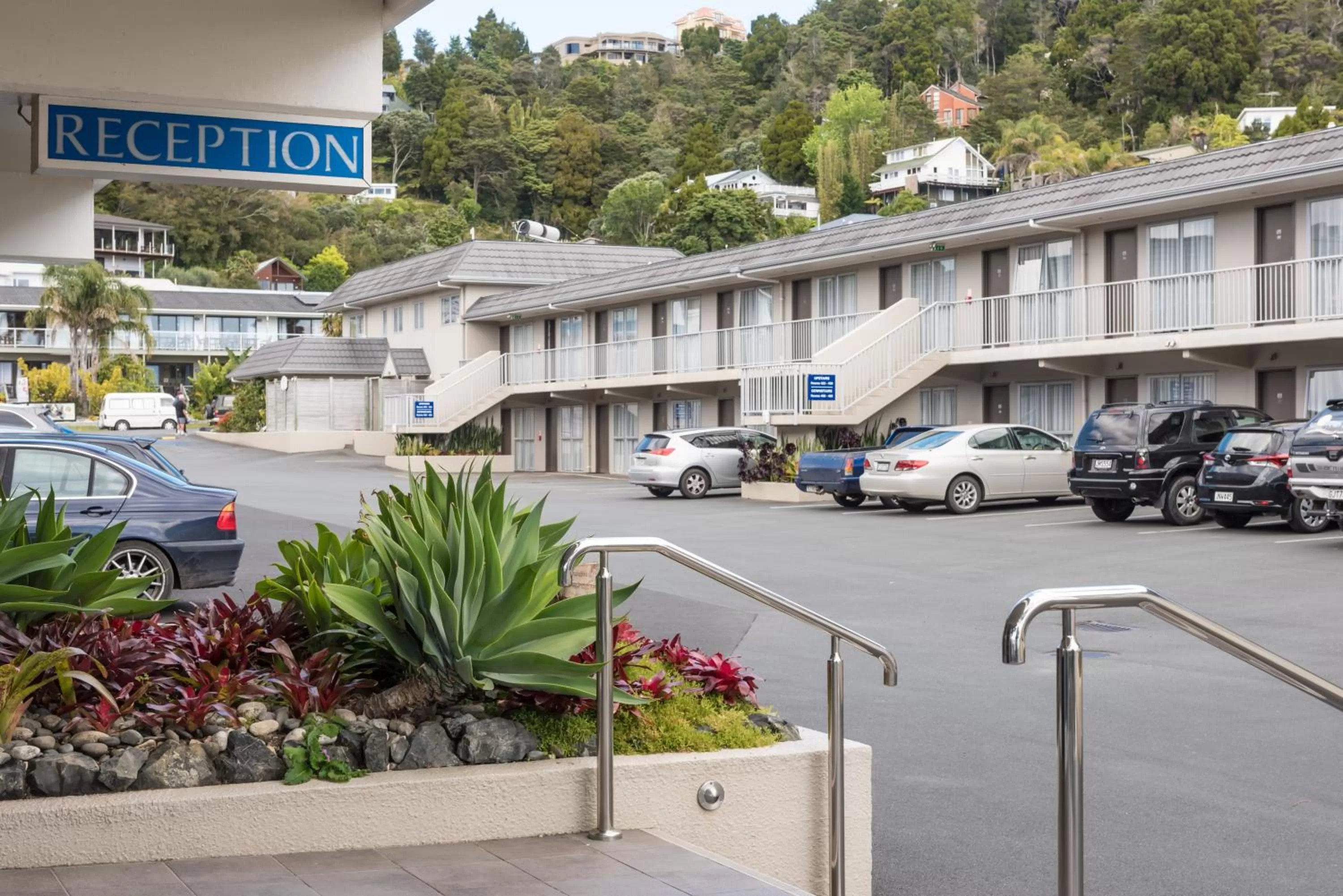 Property building in Kingsgate Hotel Autolodge Paihia
