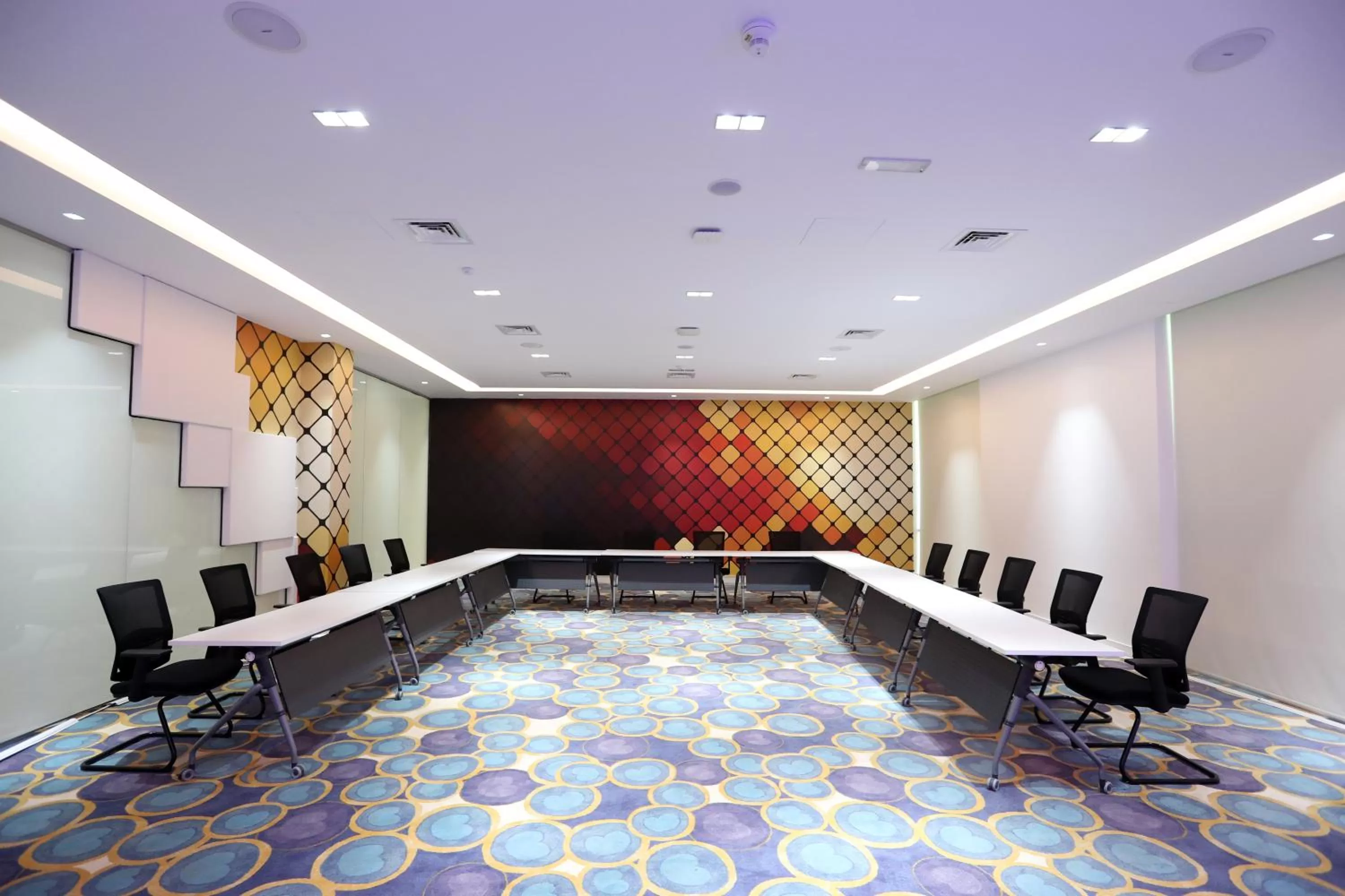 Meeting/conference room in eStay Hotel