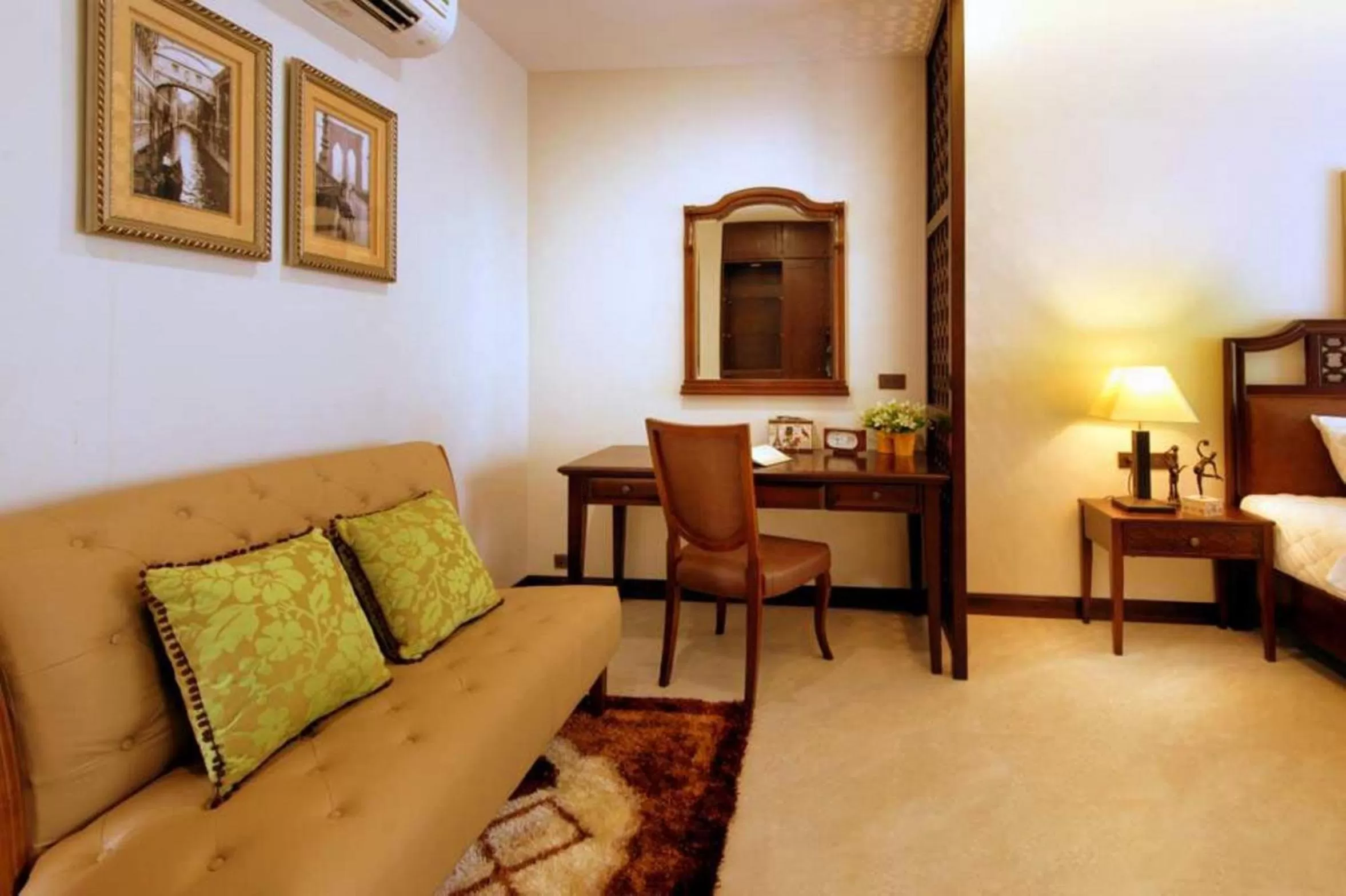 Shower, Bed in Rimnaam Klangchan Hotel - SHA Plus