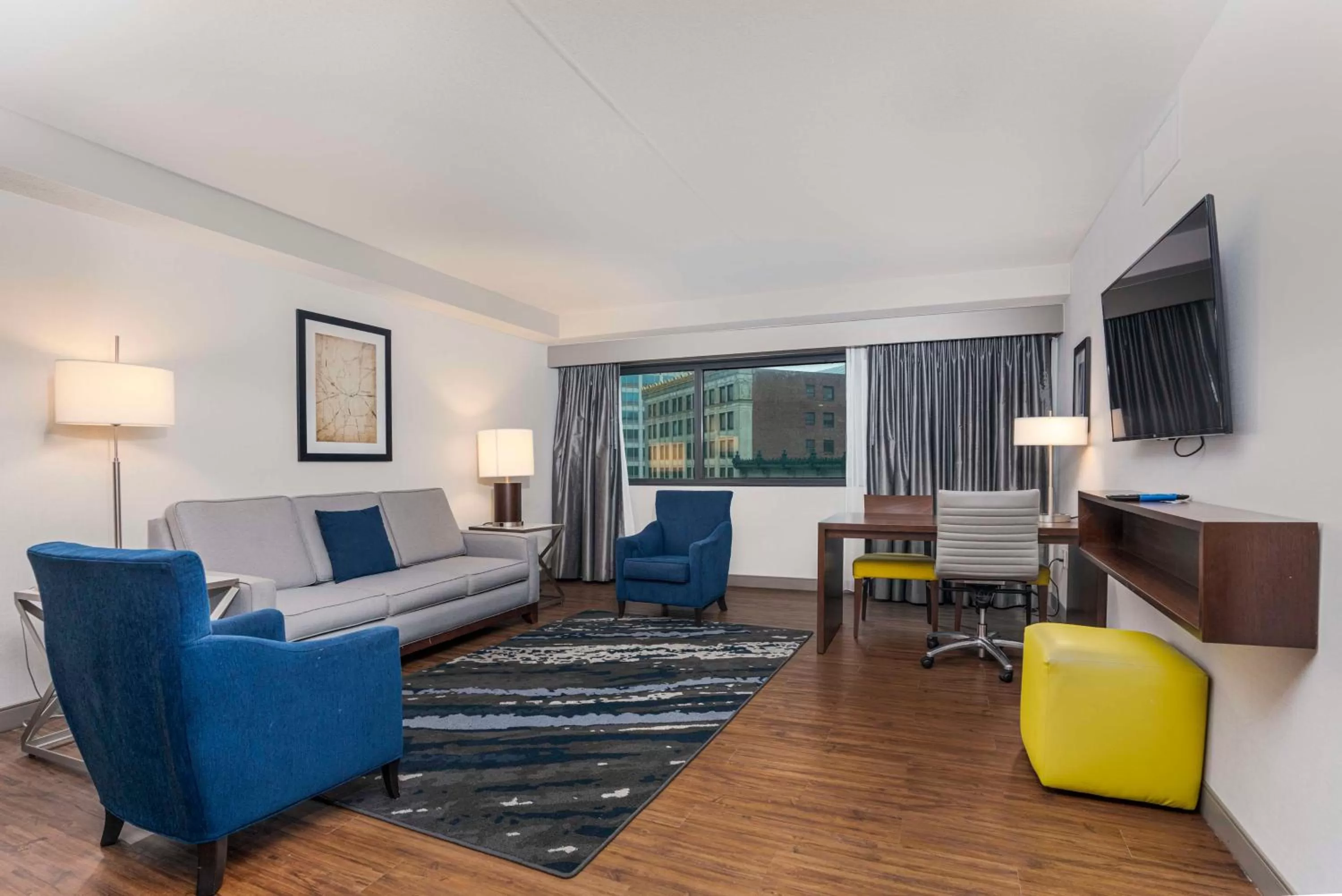 Living room in Embassy Suites by Hilton Indianapolis Downtown