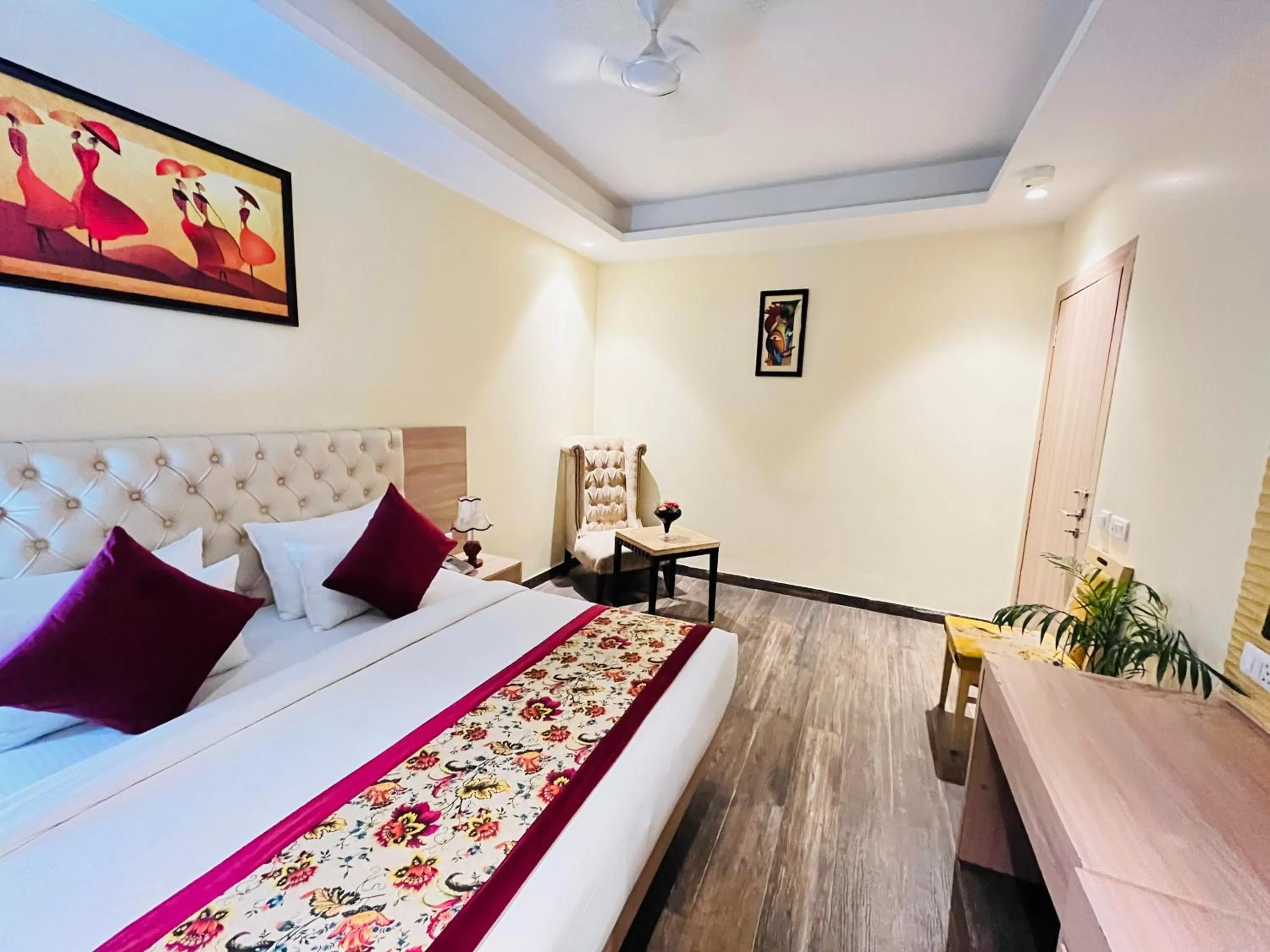 Bed in Hotel Banz near Delhi Airport