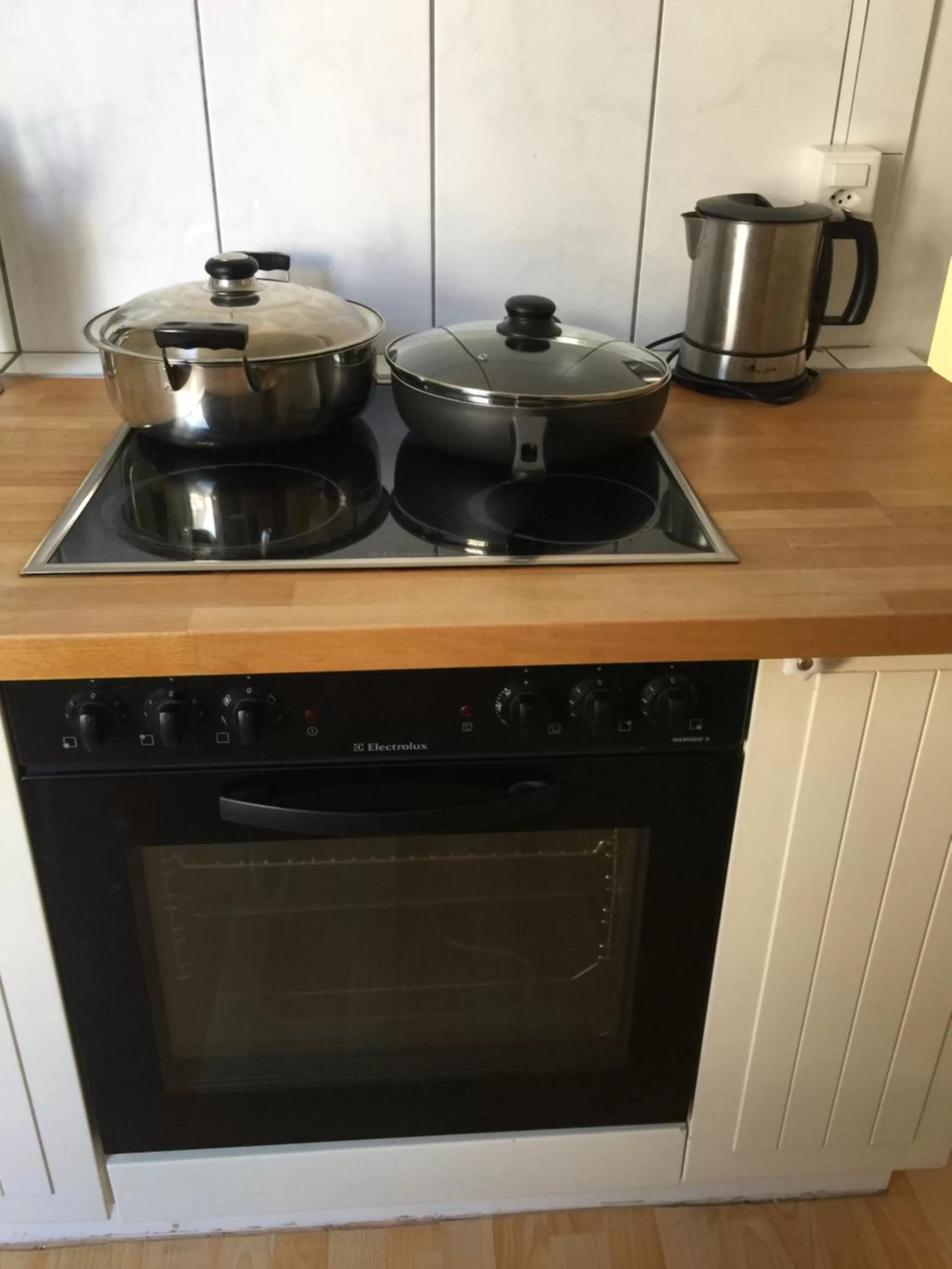 Kitchen or kitchenette in Interlaken Linda Inn Lodge