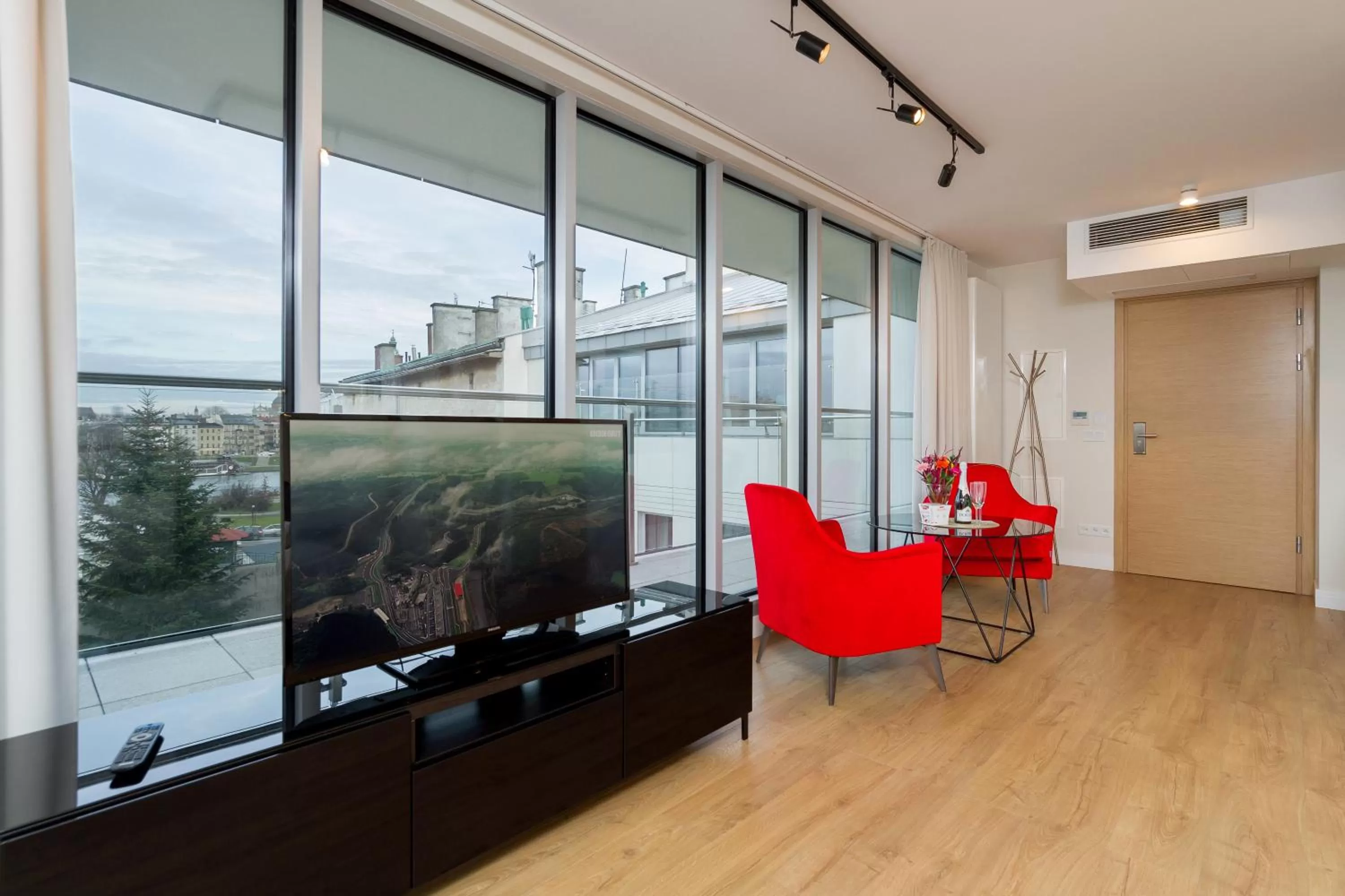 TV and multimedia in Riverside Aparthotel Cracow