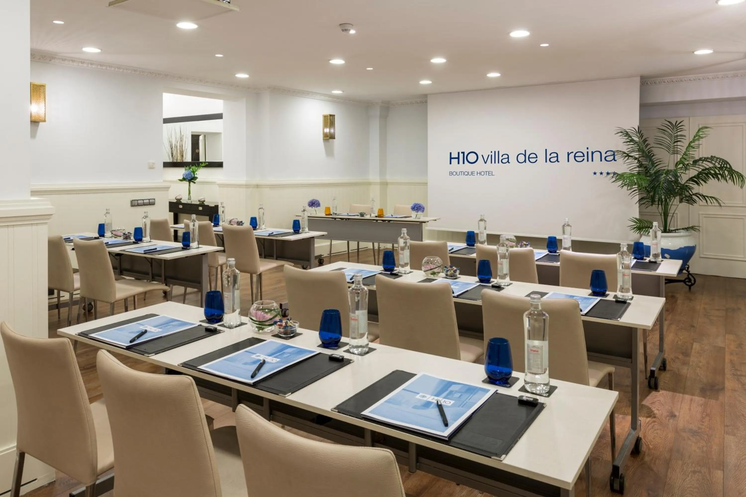 Meeting/conference room in Boutique Hotel H10 Villa de la Reina