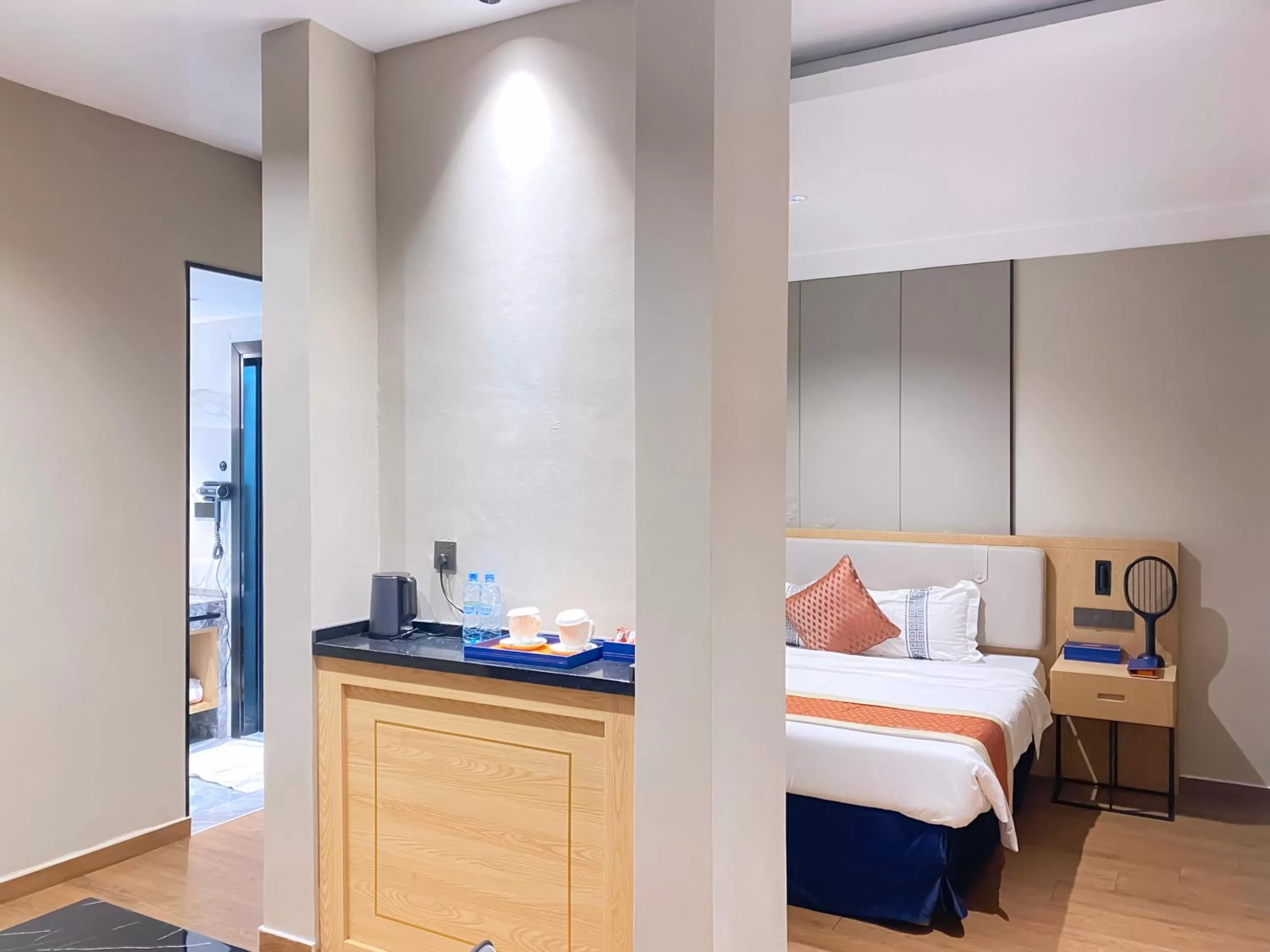 Photo of the whole room, Bed in Hôtel FAMILLE MONDIALE