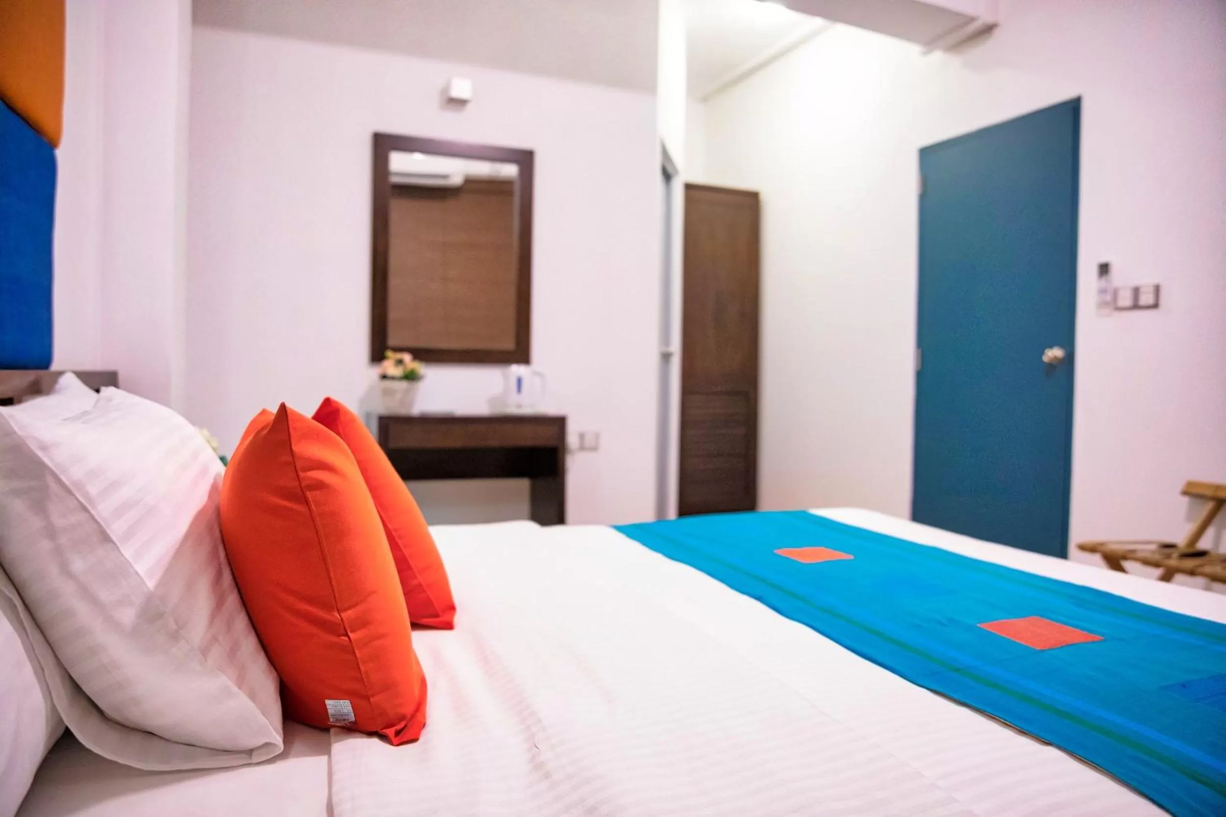 Bedroom, Bed in C 1 Colombo Fort