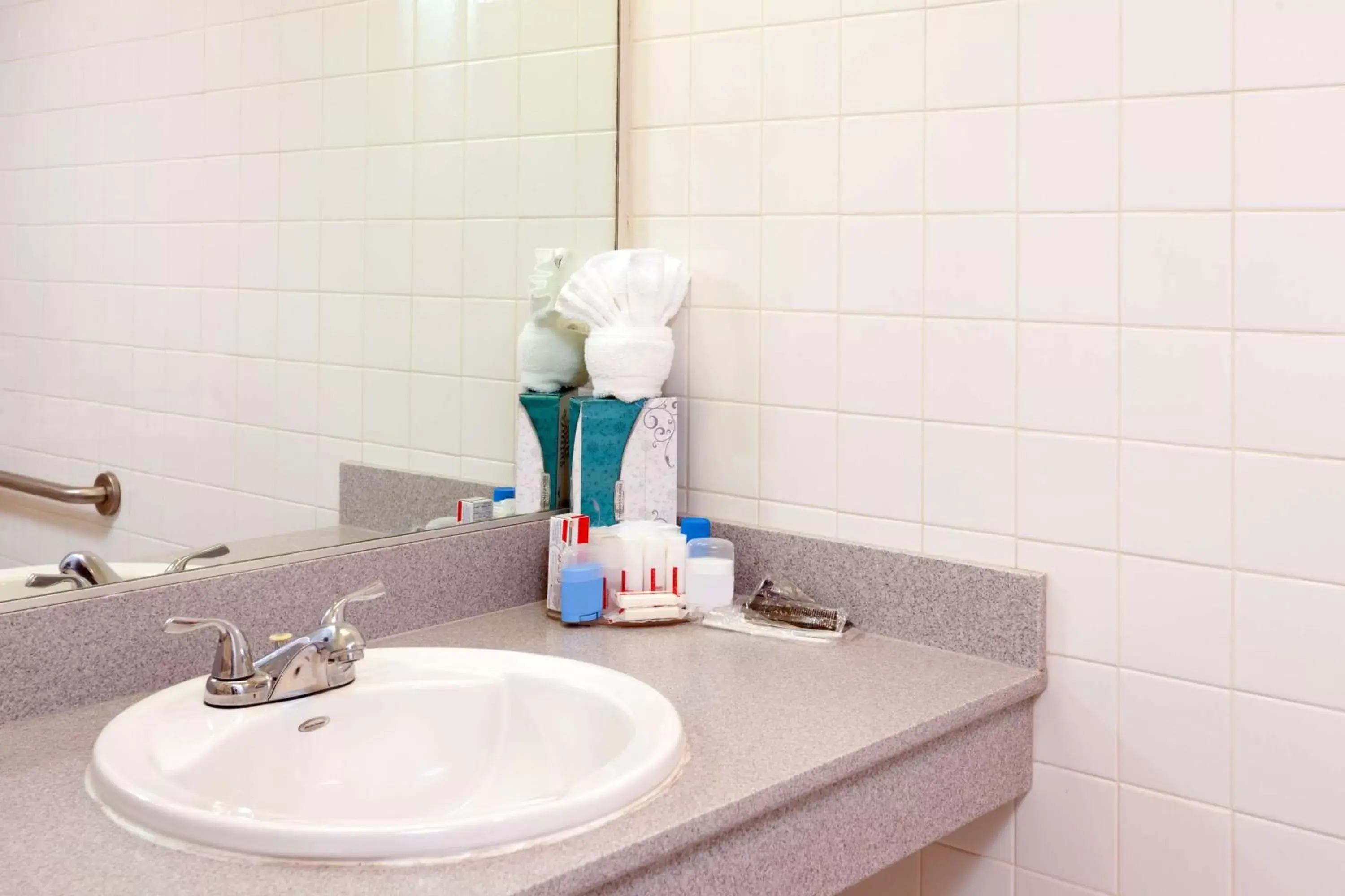 King Room in Ramada Plaza by Wyndham West Hollywood Hotel & Suites King Room in Ramada Plaza by Wyndham West Hollywood Hotel & Suites