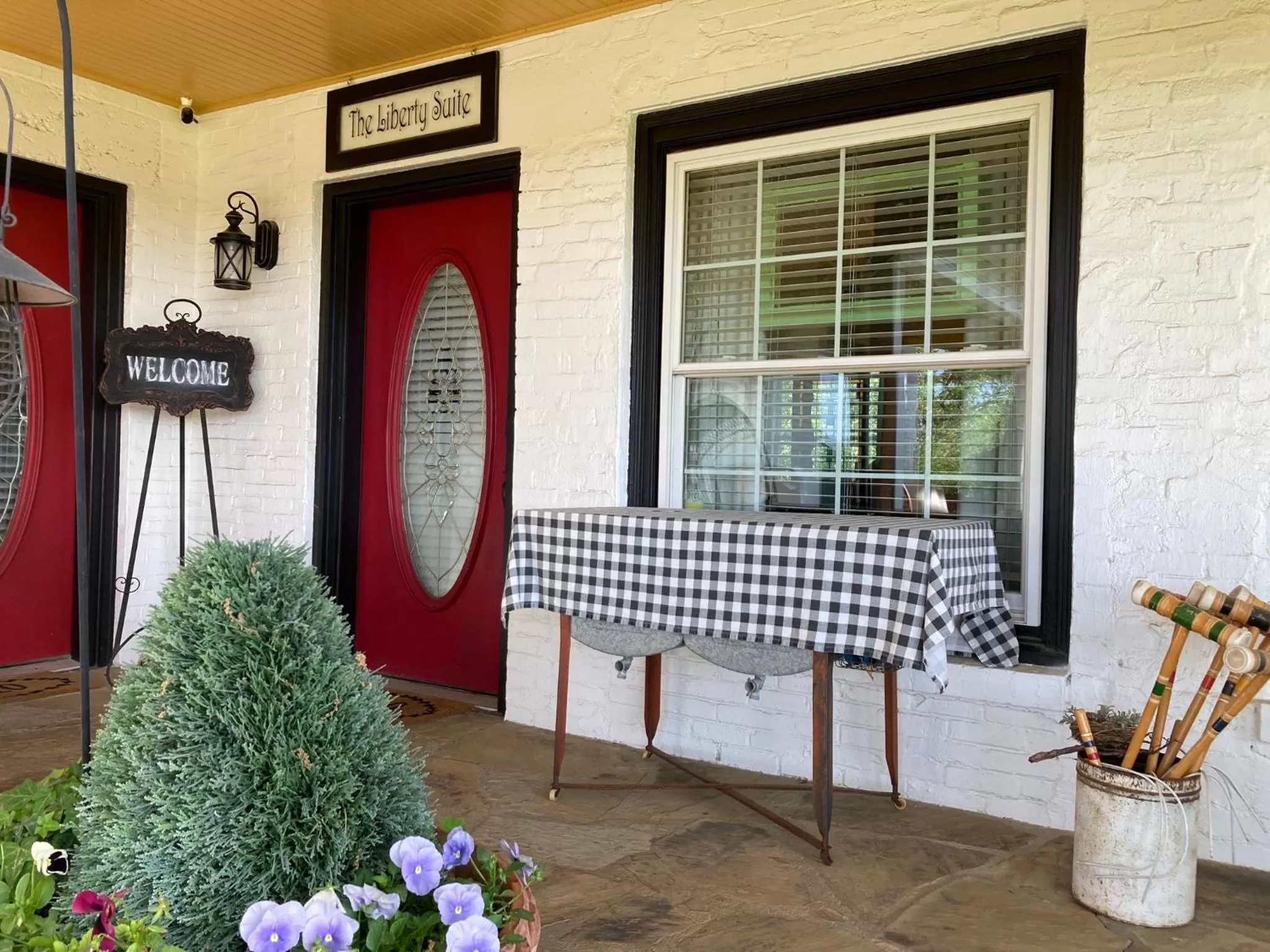 Facade/entrance in The Old Liberty Schoolhouse