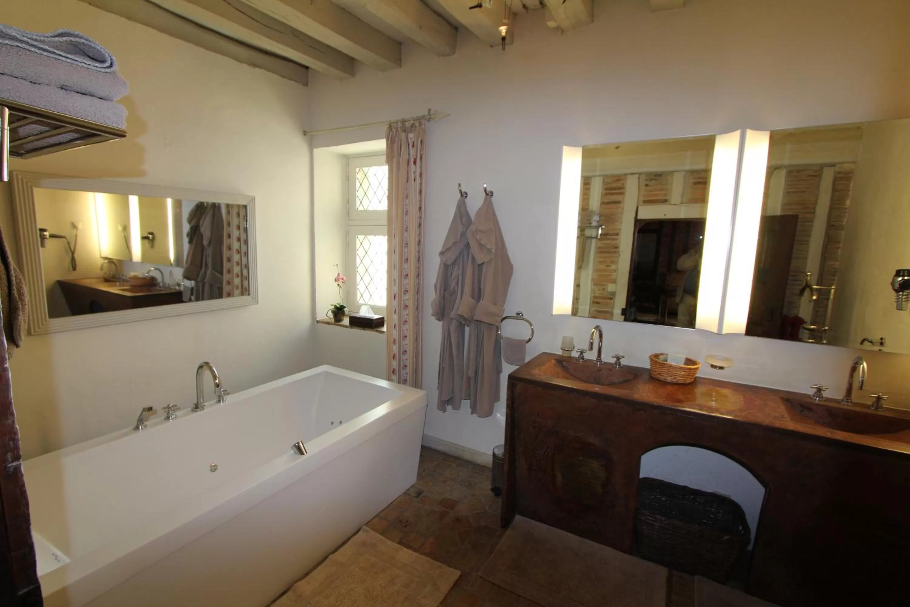 Bathroom in Demeure des Vieux Bains