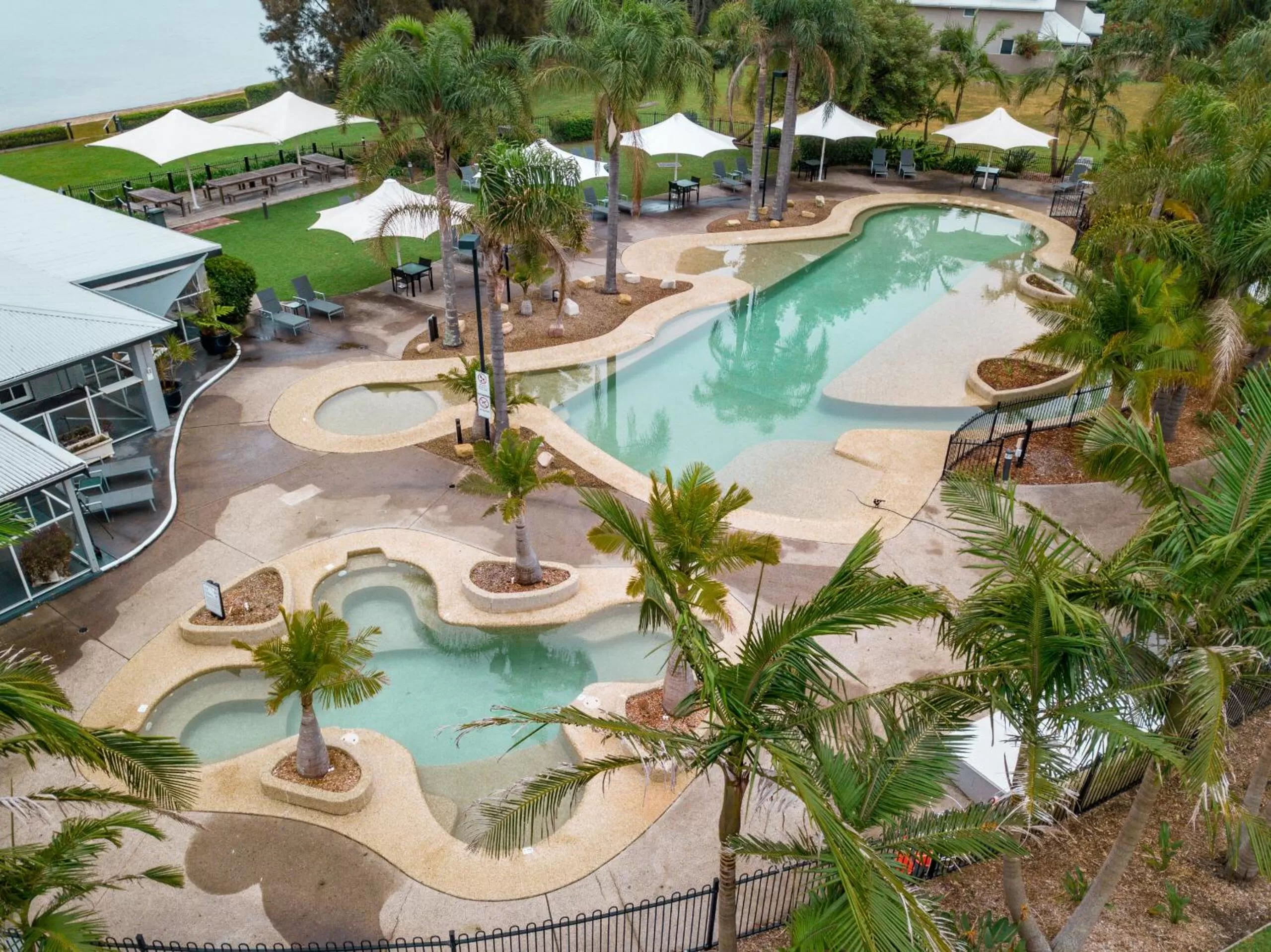 Lake view in Stay At Raffertys Resort