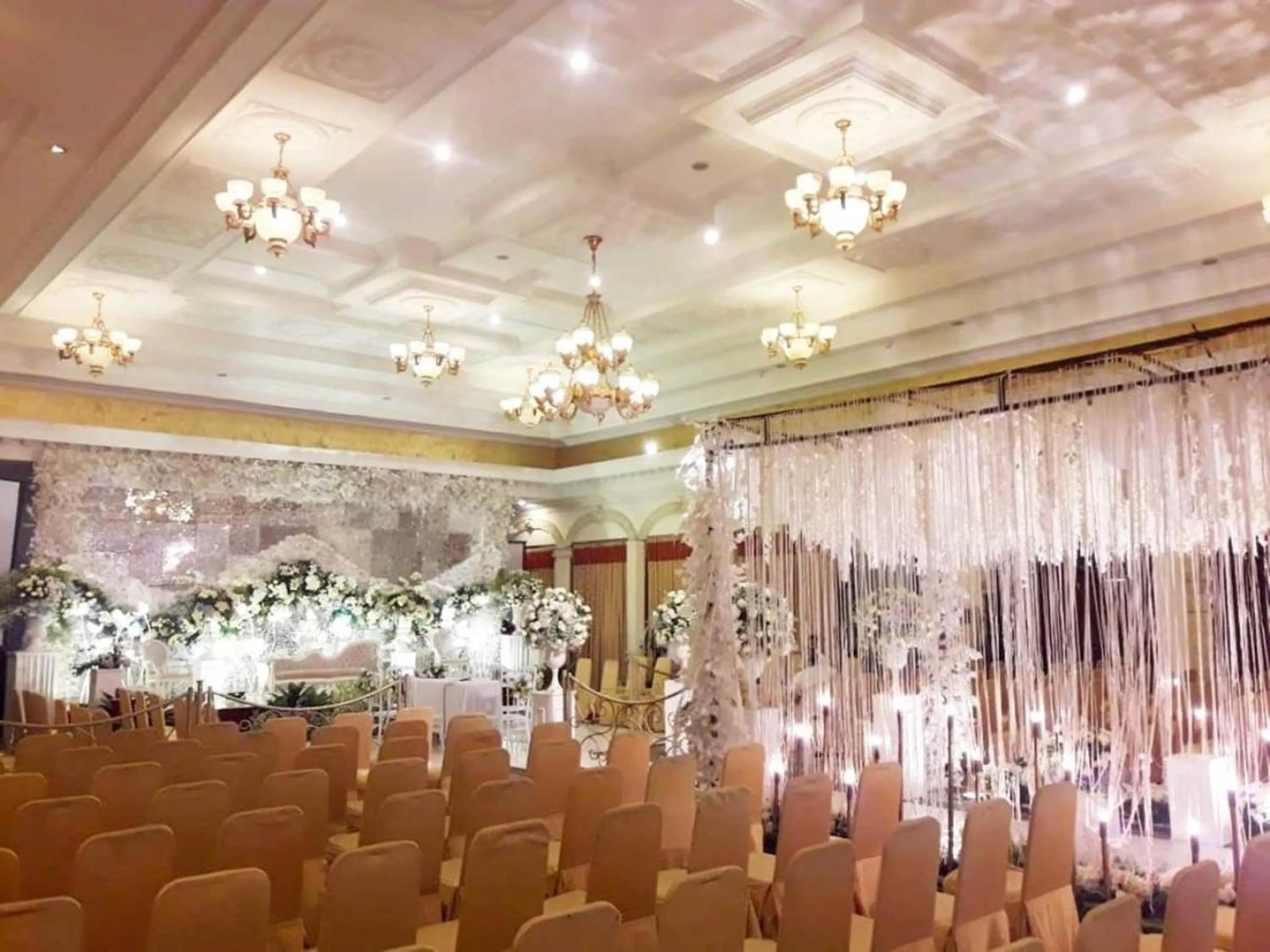 wedding in The Grand Palace Hotel Malang